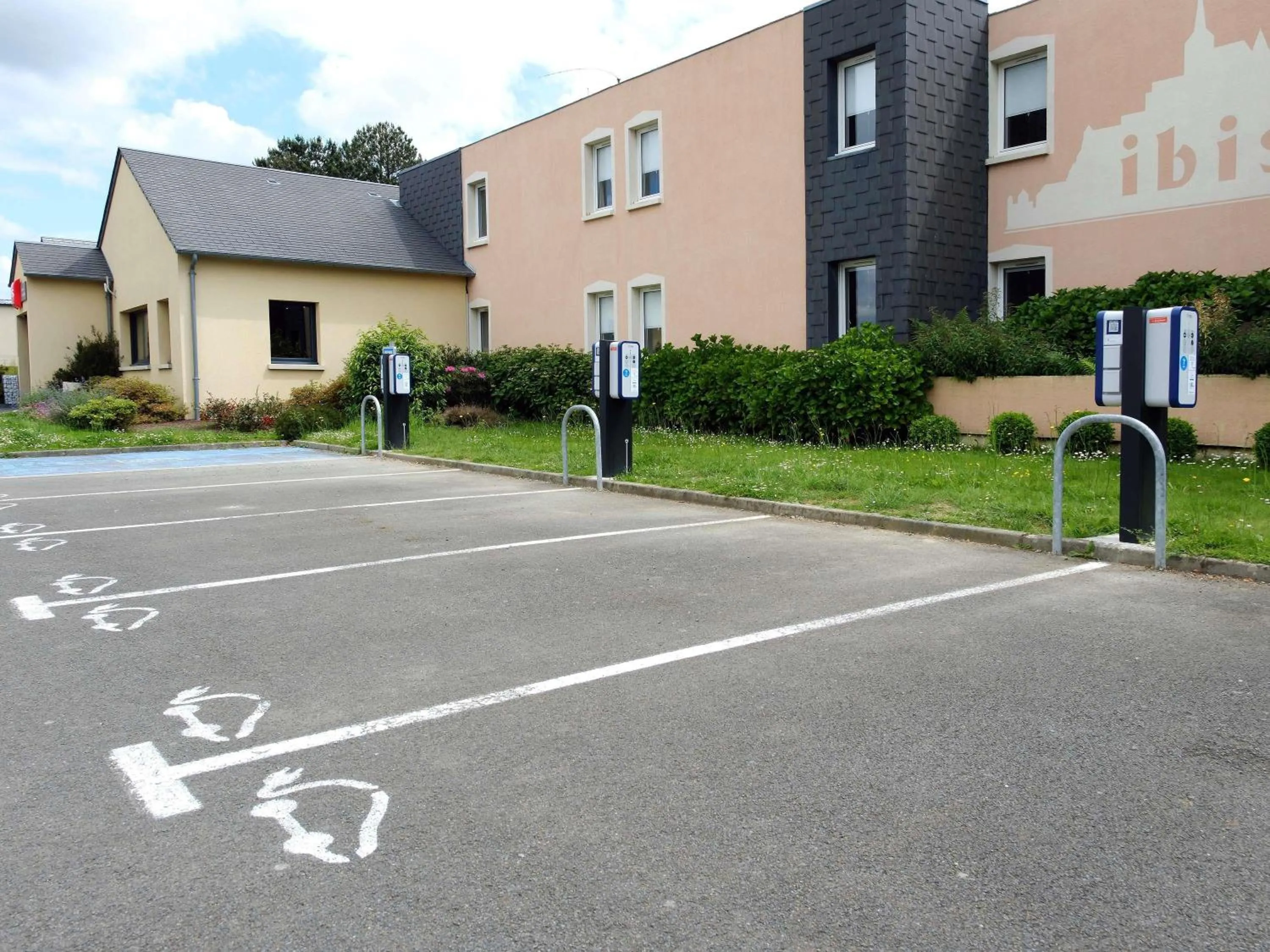 Property building in Ibis Avranches Baie du Mont-Saint-Michel
