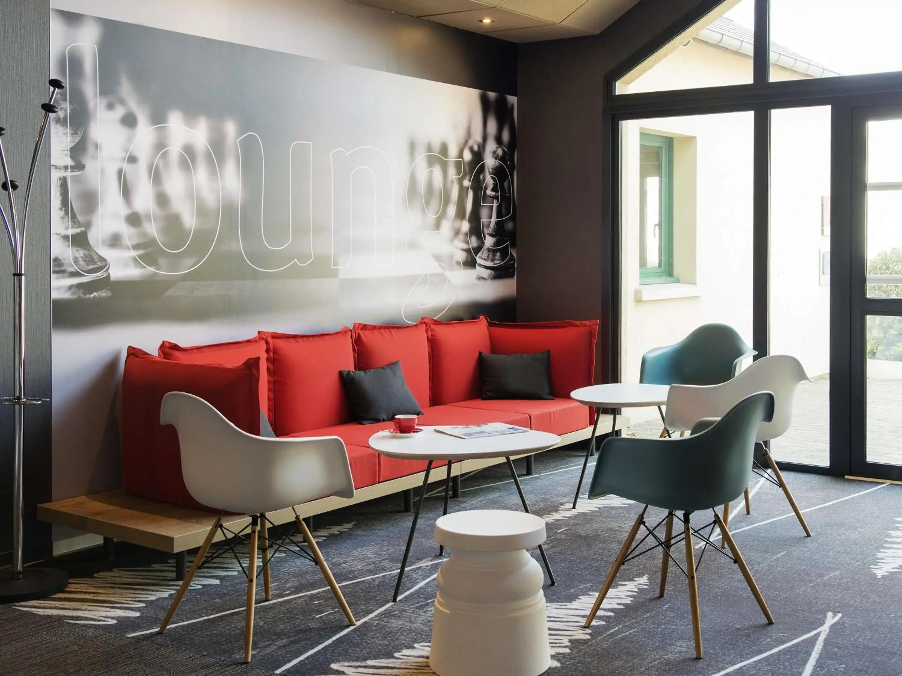 Lounge or bar in Ibis Avranches Baie du Mont-Saint-Michel Lounge or bar in Ibis Avranches Baie du Mont-Saint-Michel