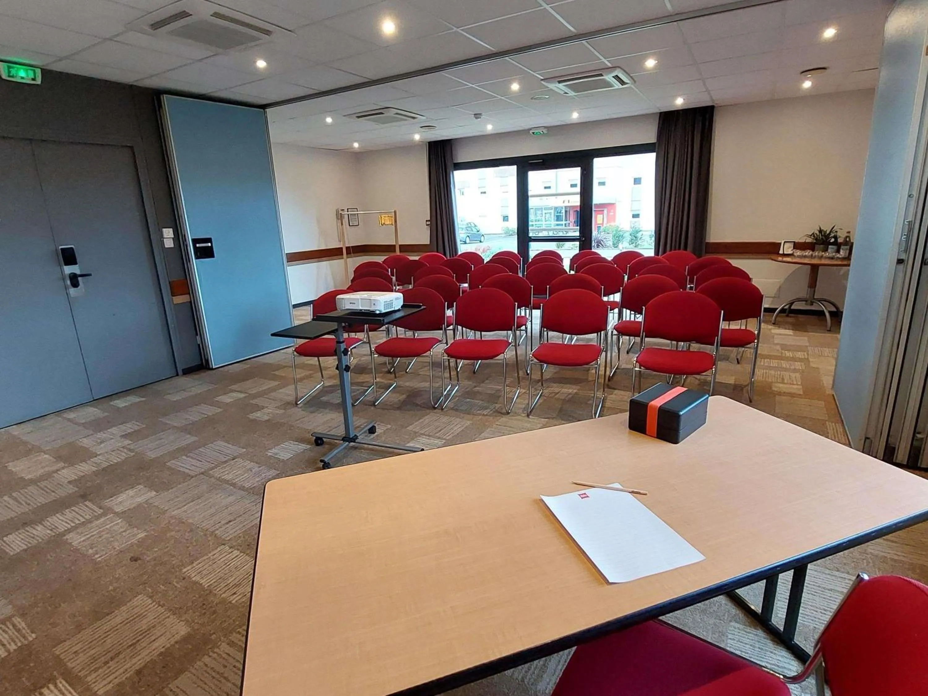 Meeting/conference room in Ibis Avranches Baie du Mont-Saint-Michel