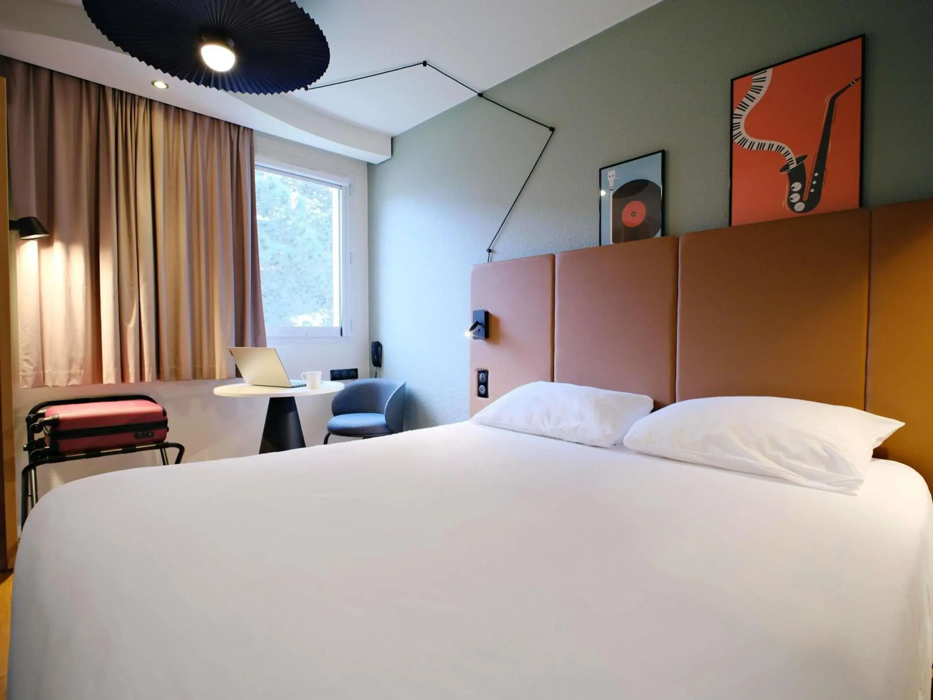 Bedroom, Bed in Ibis Avranches Baie du Mont-Saint-Michel Bedroom, Bed in Ibis Avranches Baie du Mont-Saint-Michel