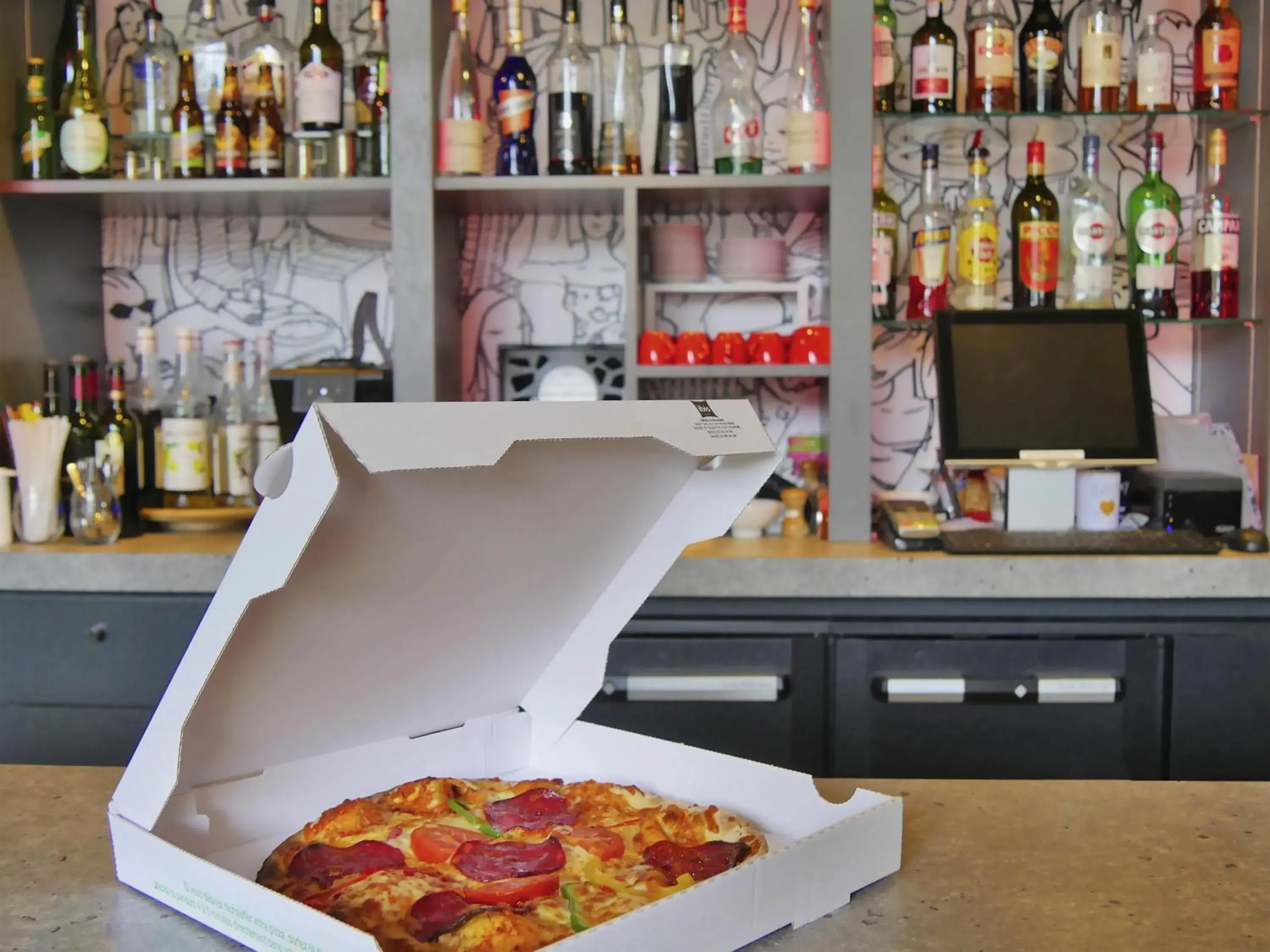 Lounge or bar in Ibis Avranches Baie du Mont-Saint-Michel Lounge or bar in Ibis Avranches Baie du Mont-Saint-Michel