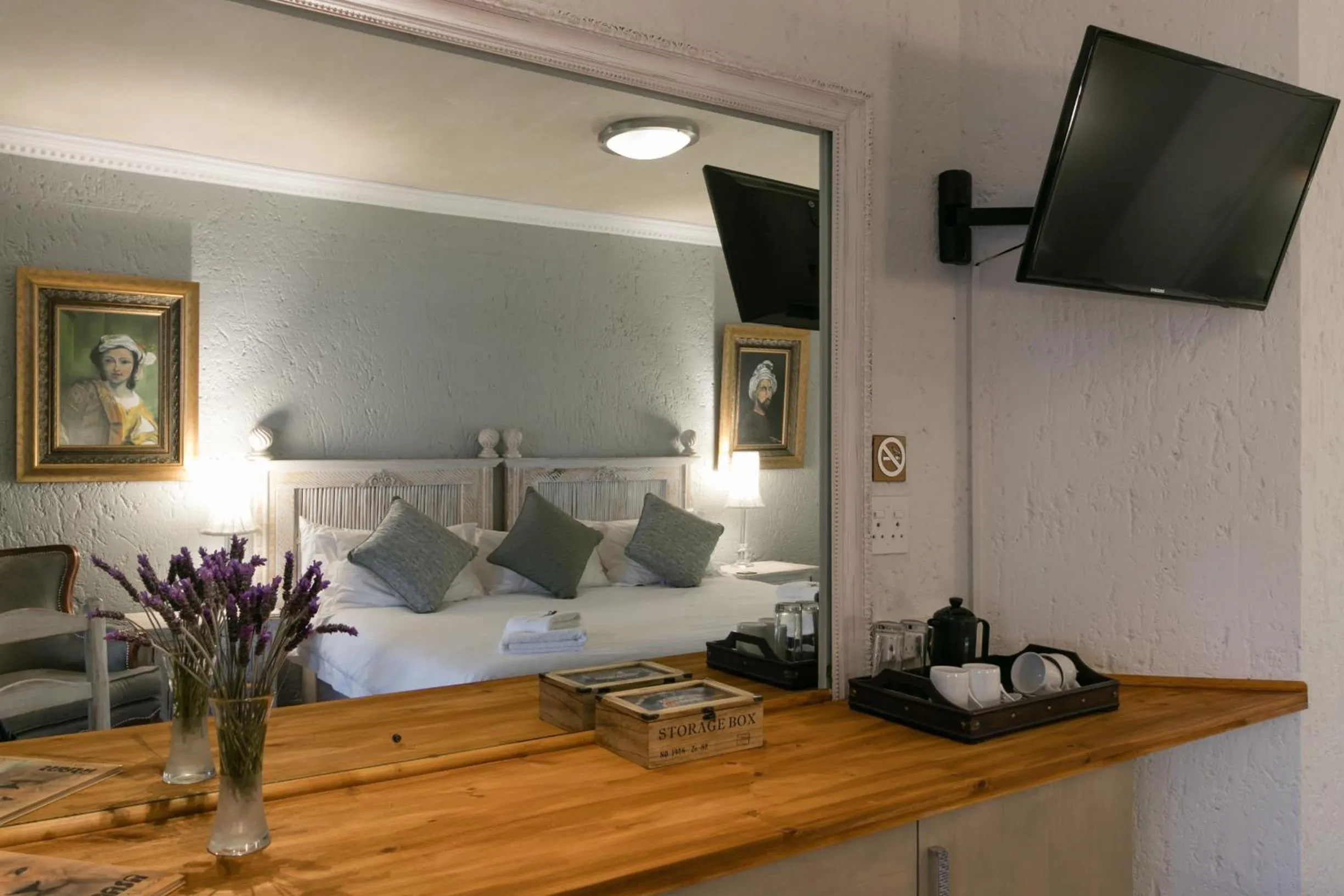 Bedroom in Villa Castollini