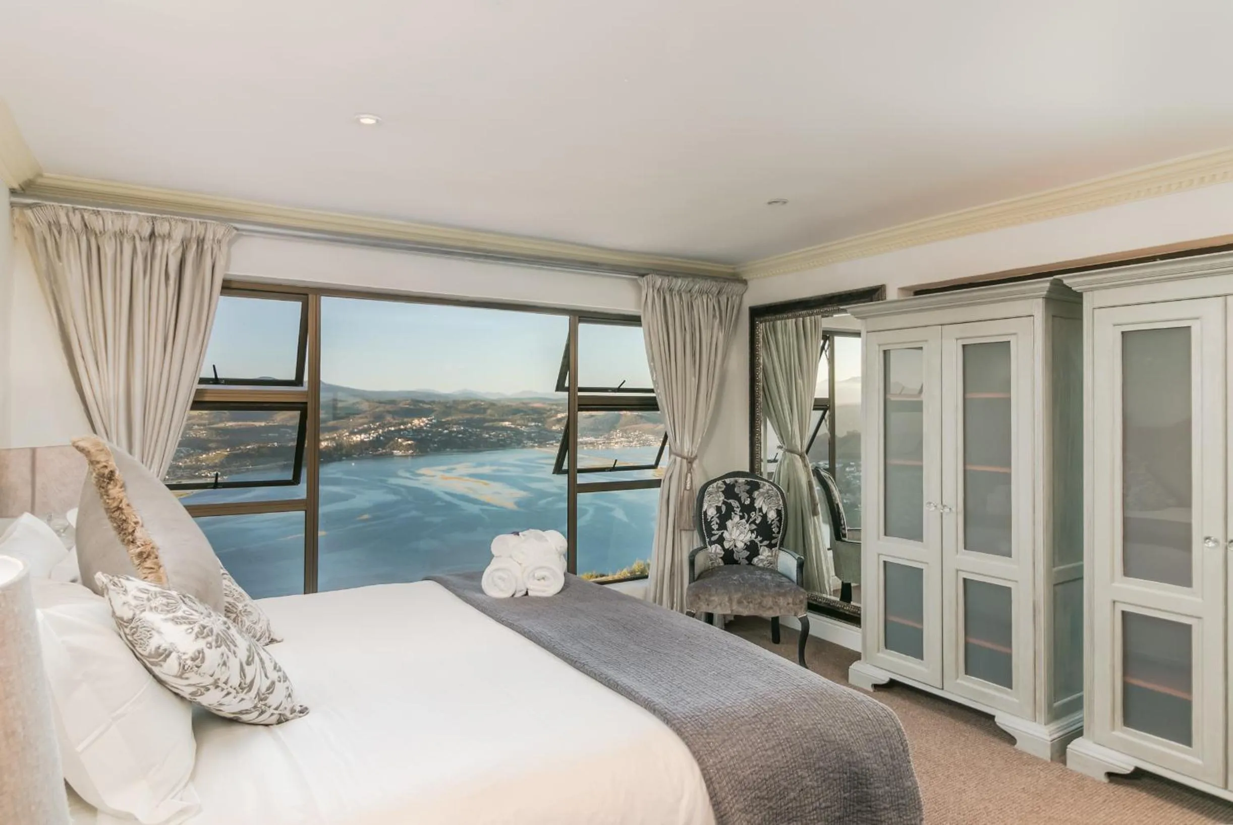 Photo of the whole room, Bed in Villa Castollini