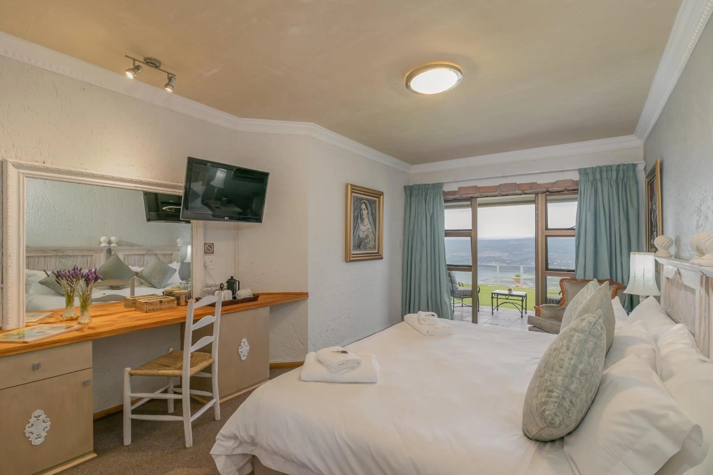 Bedroom, Bed in Villa Castollini