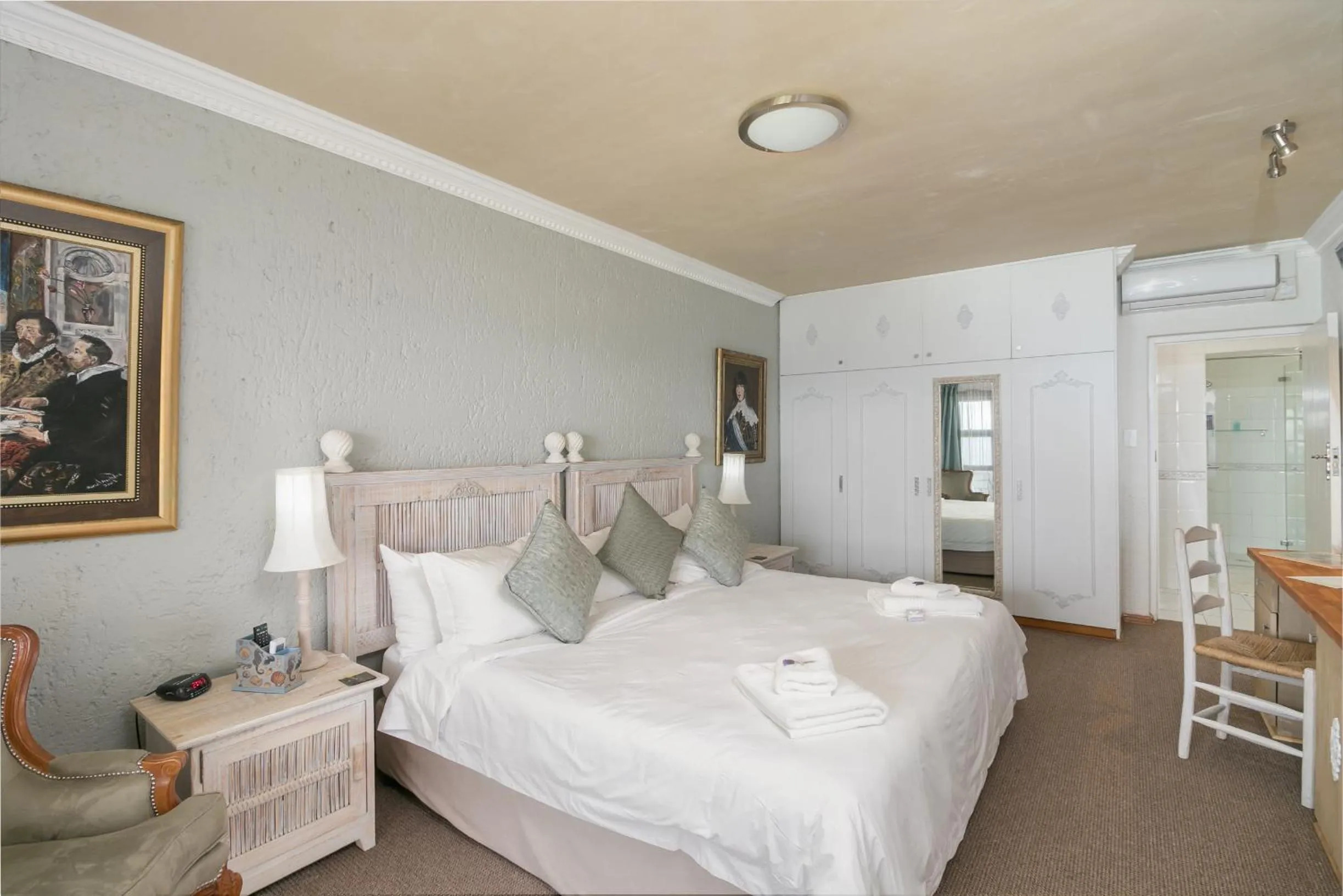 Bedroom, Bed in Villa Castollini