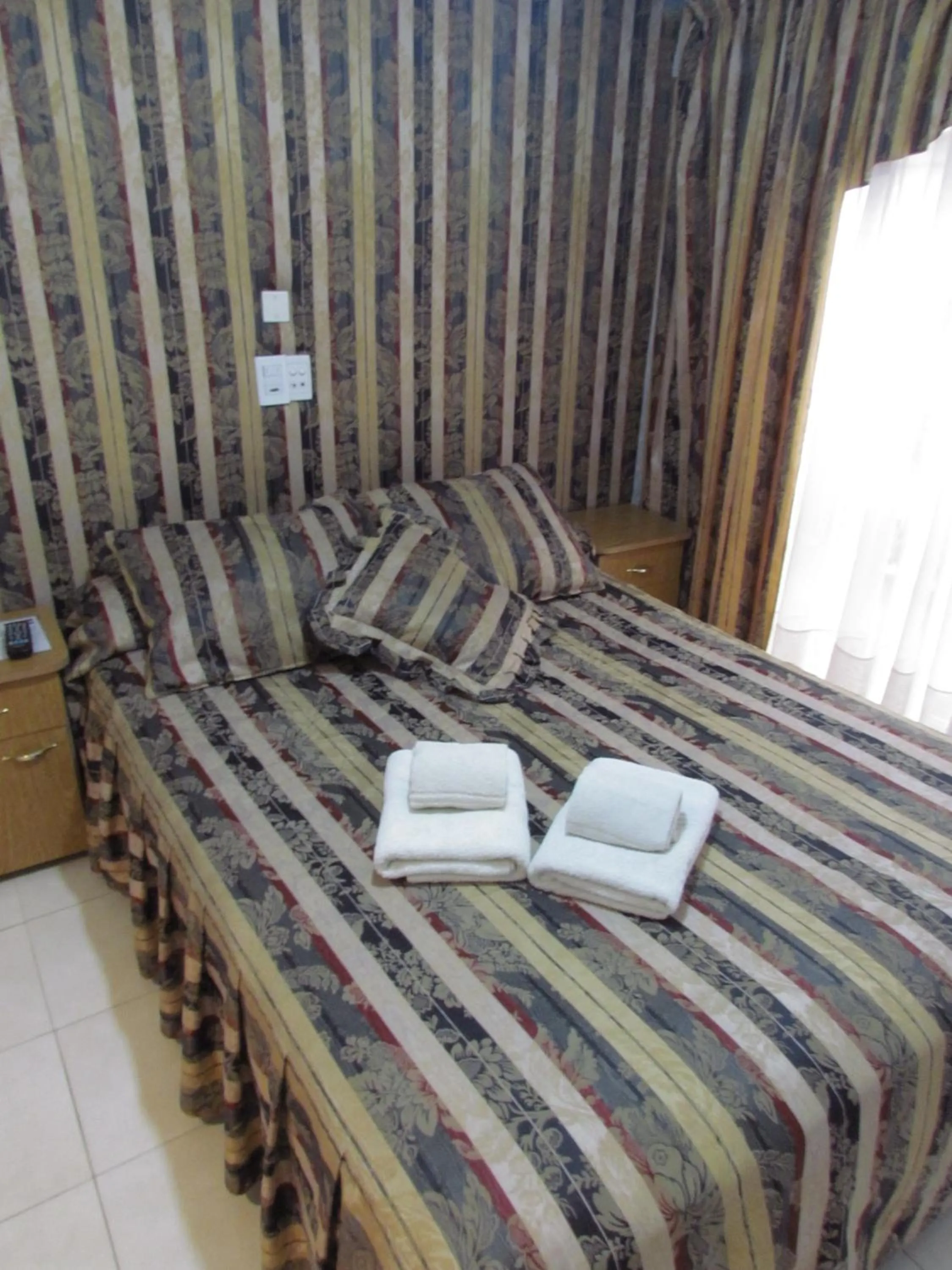 Bedroom, Bed in San Remo Grand Hotel