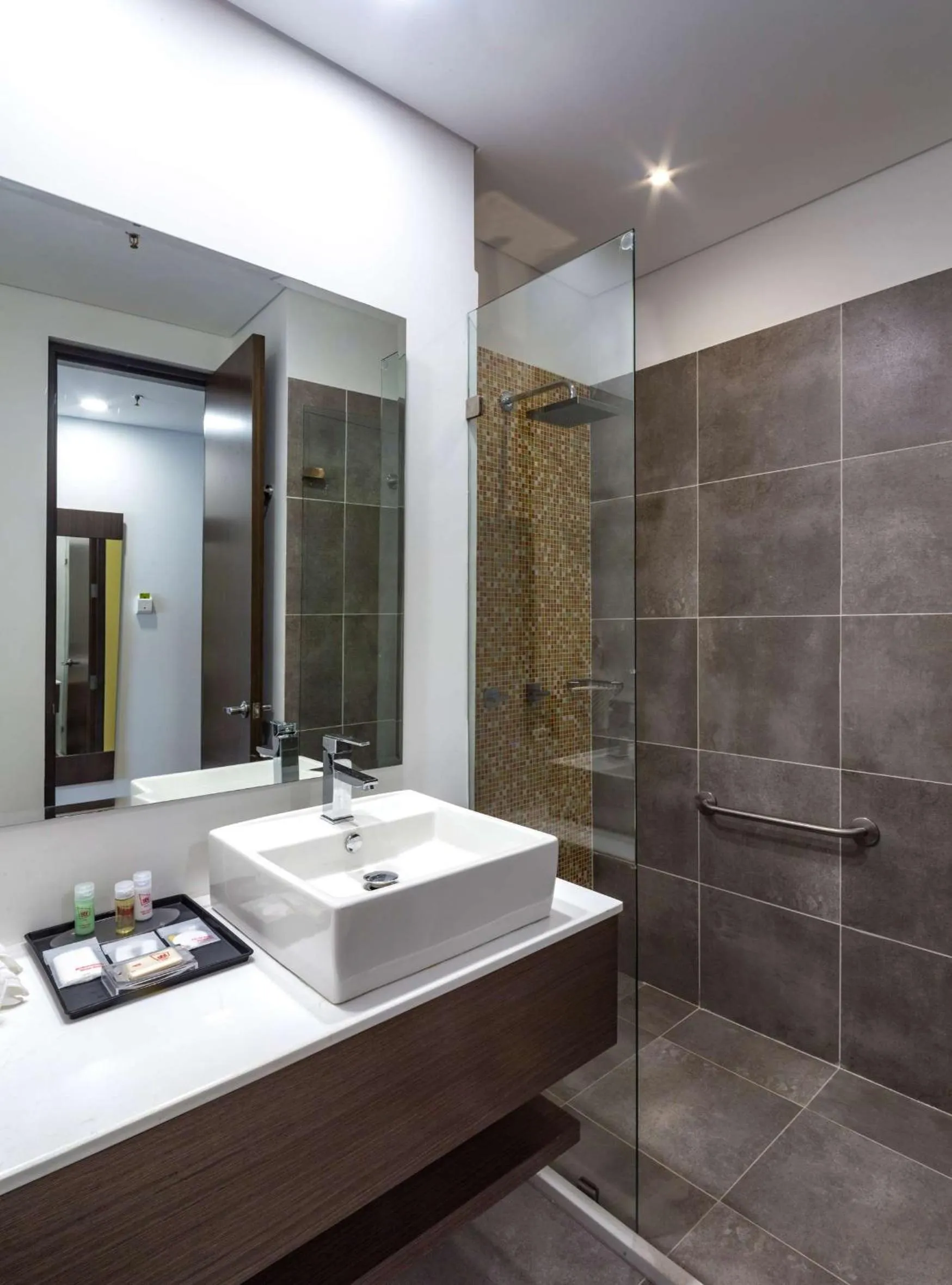 Bathroom in Park Inn by Radisson Barrancabermeja