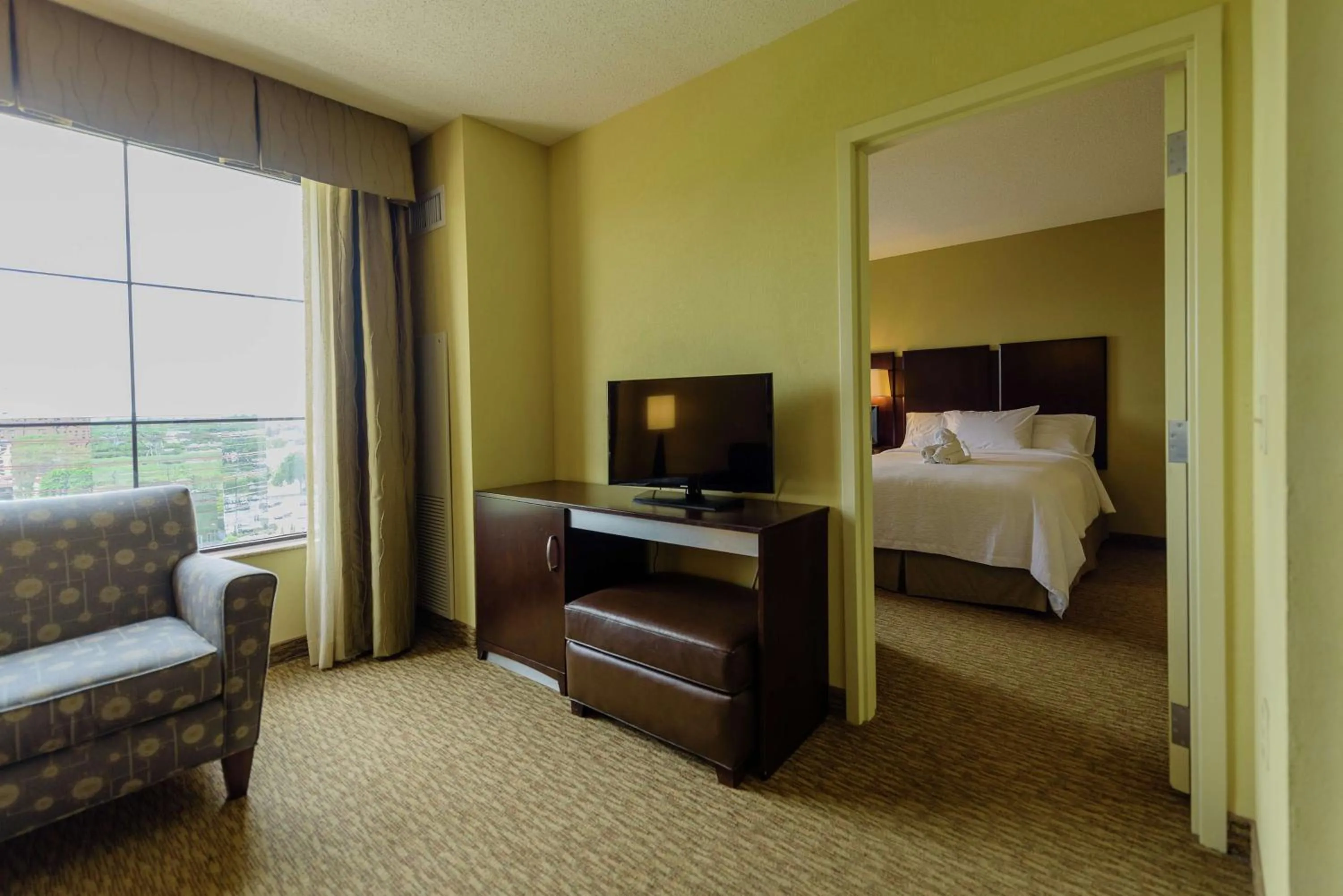 Bedroom, Bed in Embassy Suites by Hilton Minneapolis North