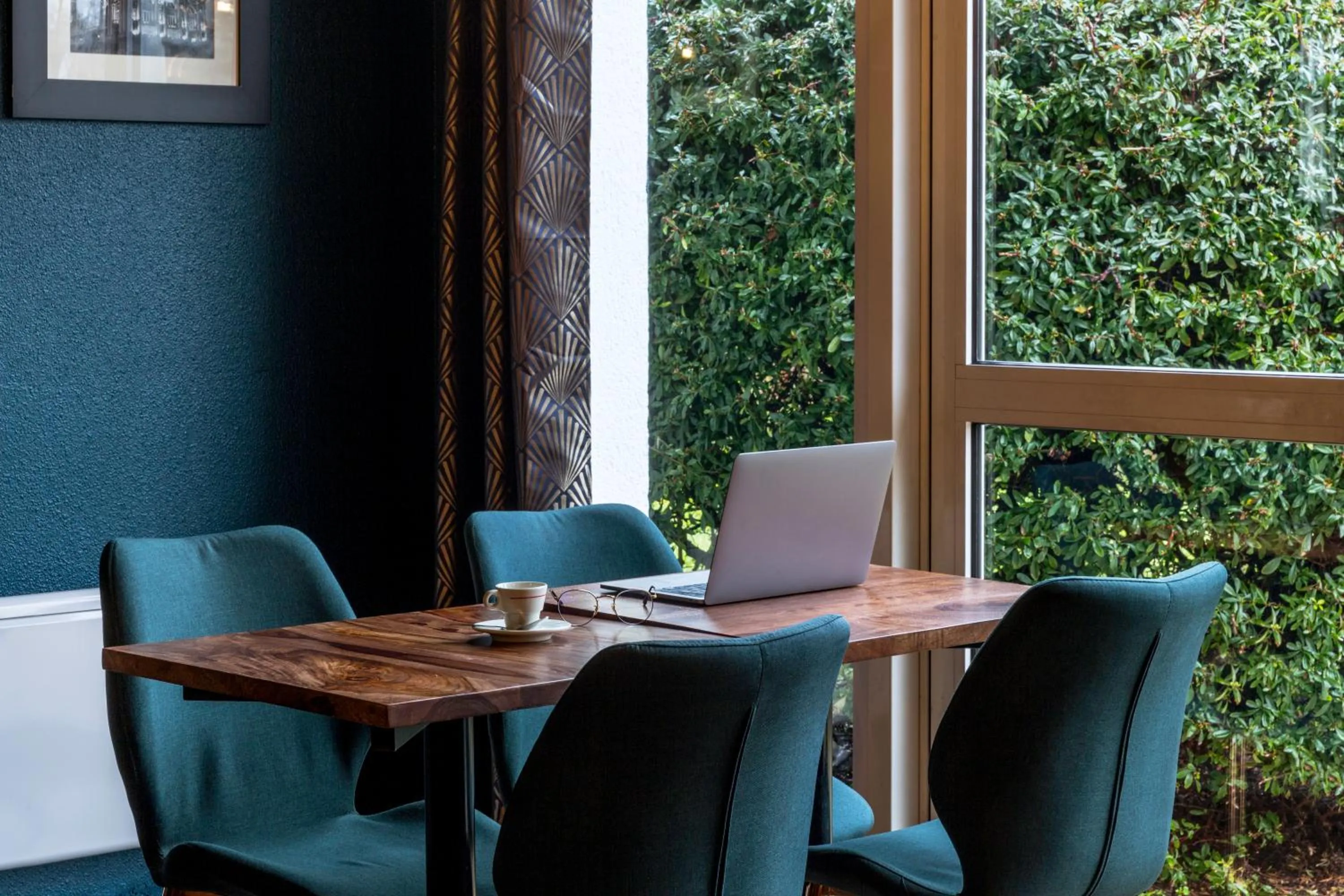 Sure Hotel by Best Western Calais Coquelles Tunnel s/ Manche