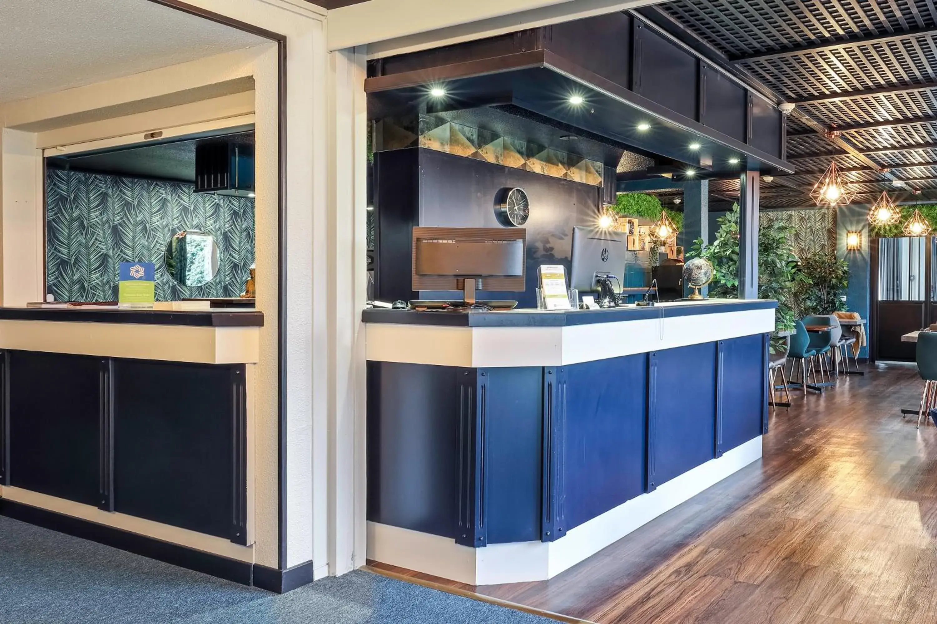 Property building in Sure Hotel by Best Western Calais Coquelles Tunnel s/ Manche Property building in Sure Hotel by Best Western Calais Coquelles Tunnel s/ Manche