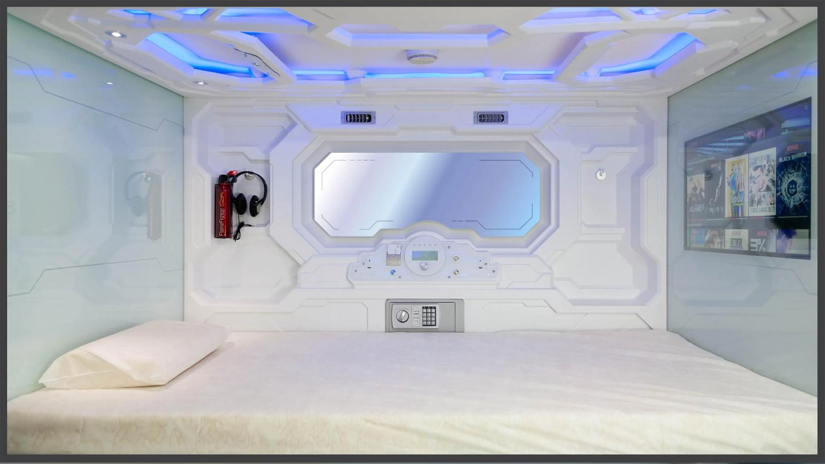 Photo of the whole room, Bed in Izzzleep Aeropuerto Terminal 1