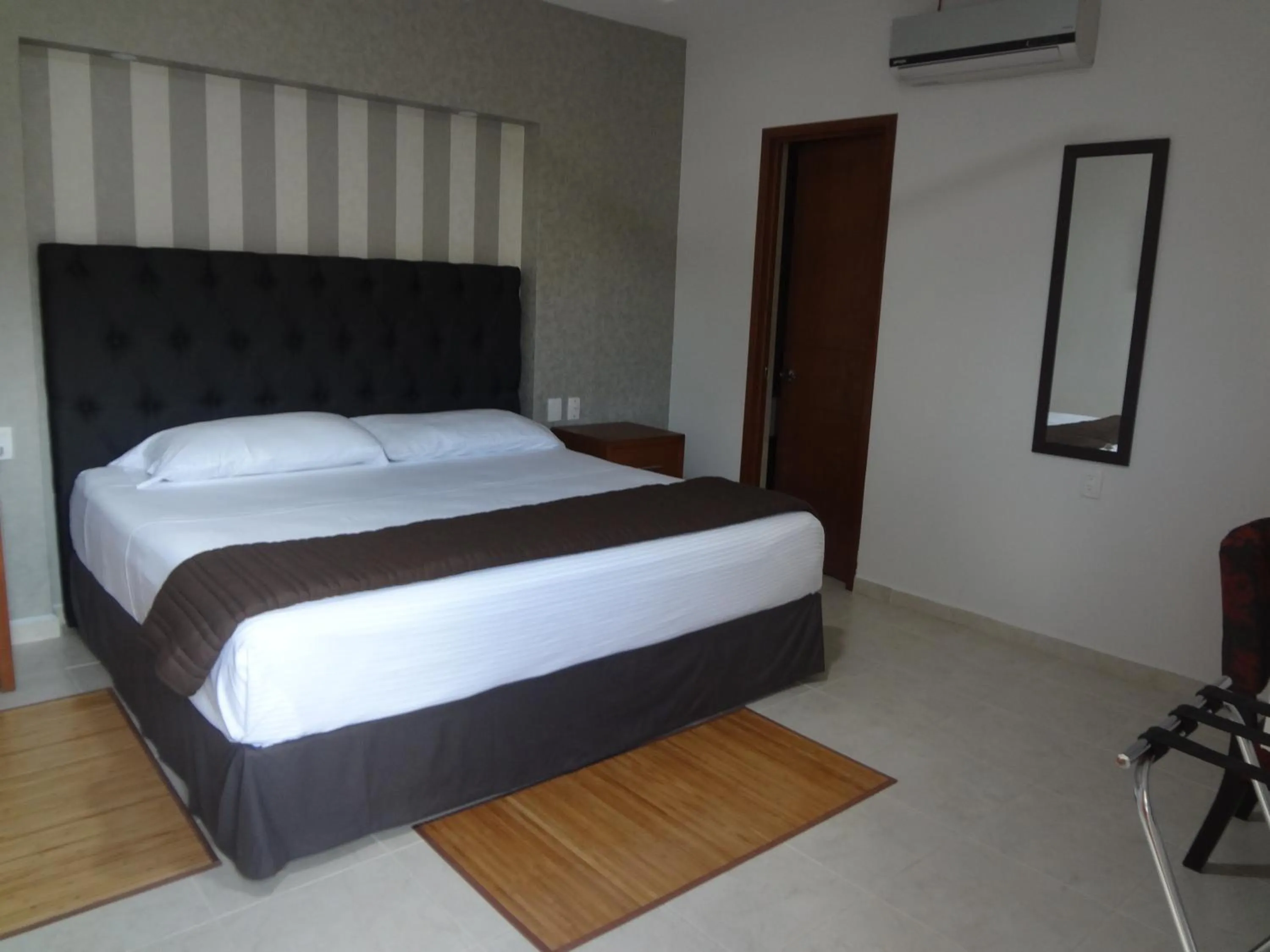 Bed in Hotel Civic Express