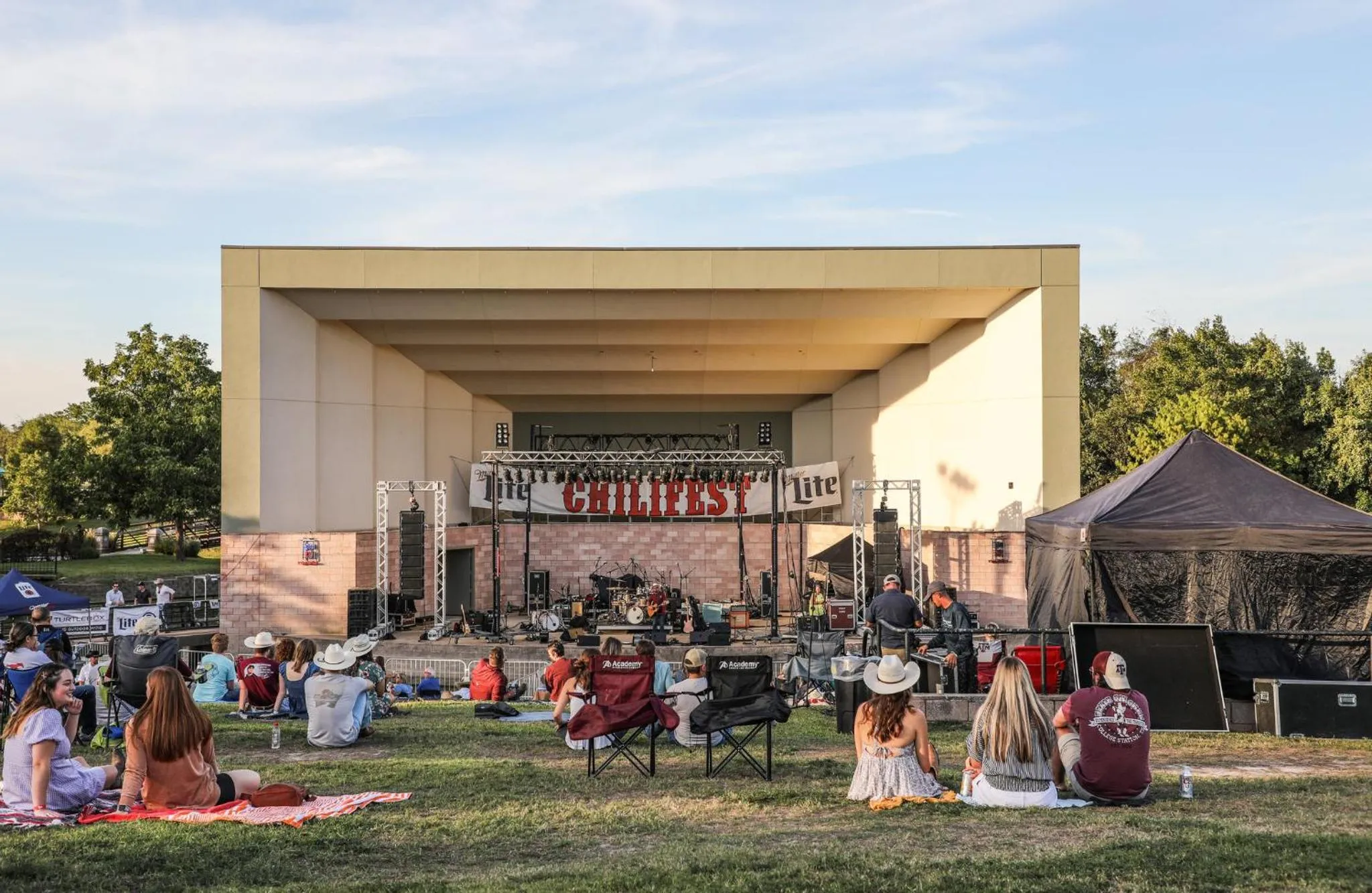 Area and facilities in Holiday Inn & Suites College Station-Aggieland by IHG