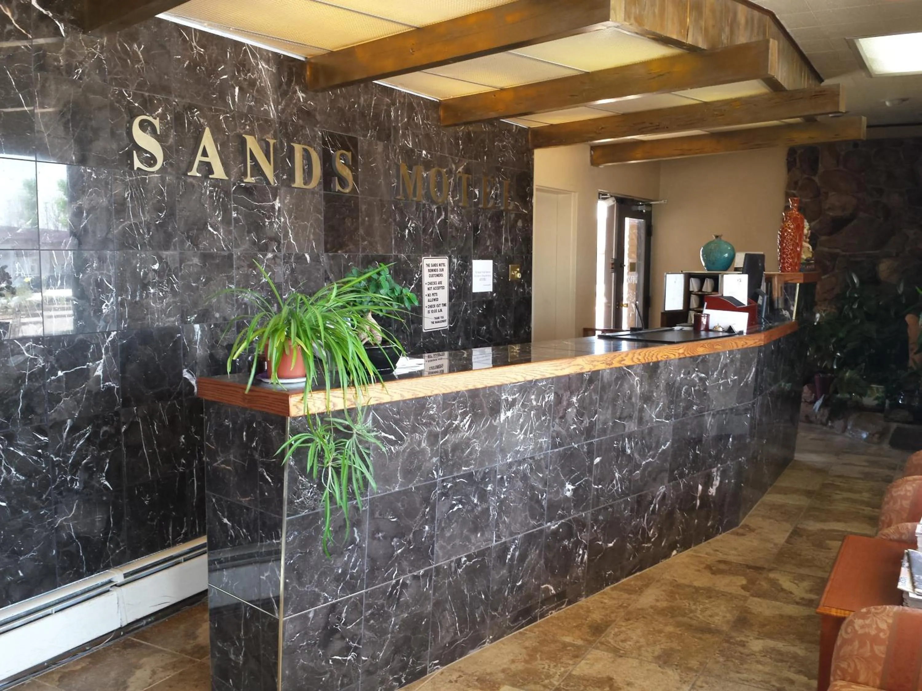 Lobby or reception in Sands Motel