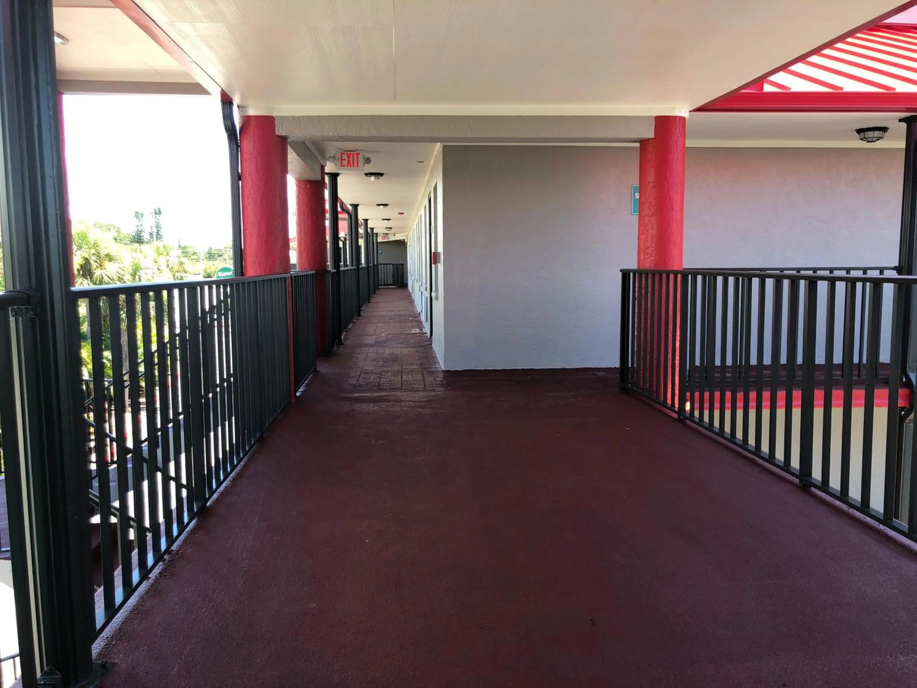 Balcony/Terrace in Sun Coast Inn