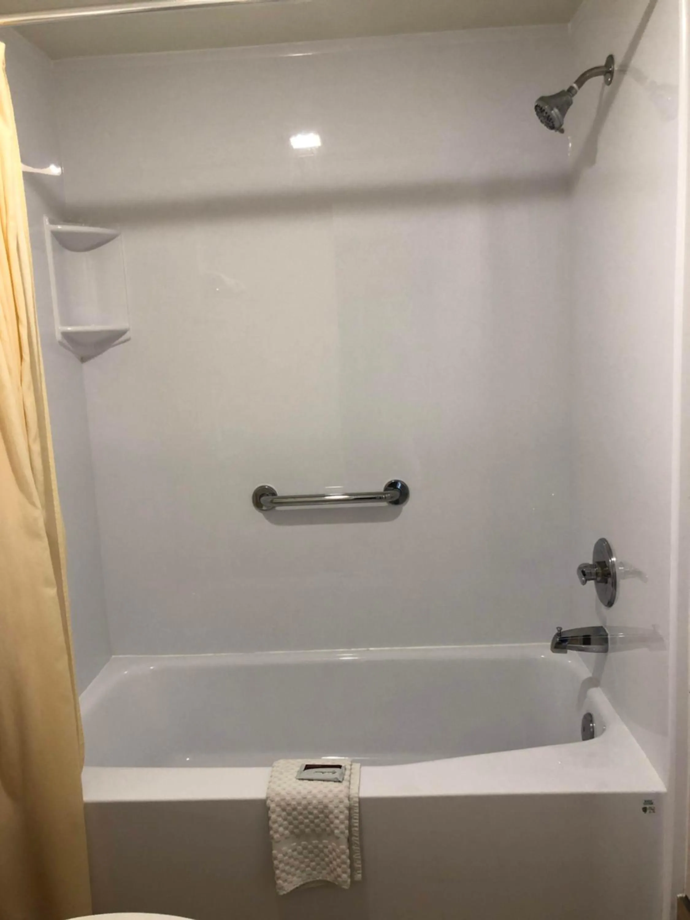 Hot Tub in Sun Coast Inn