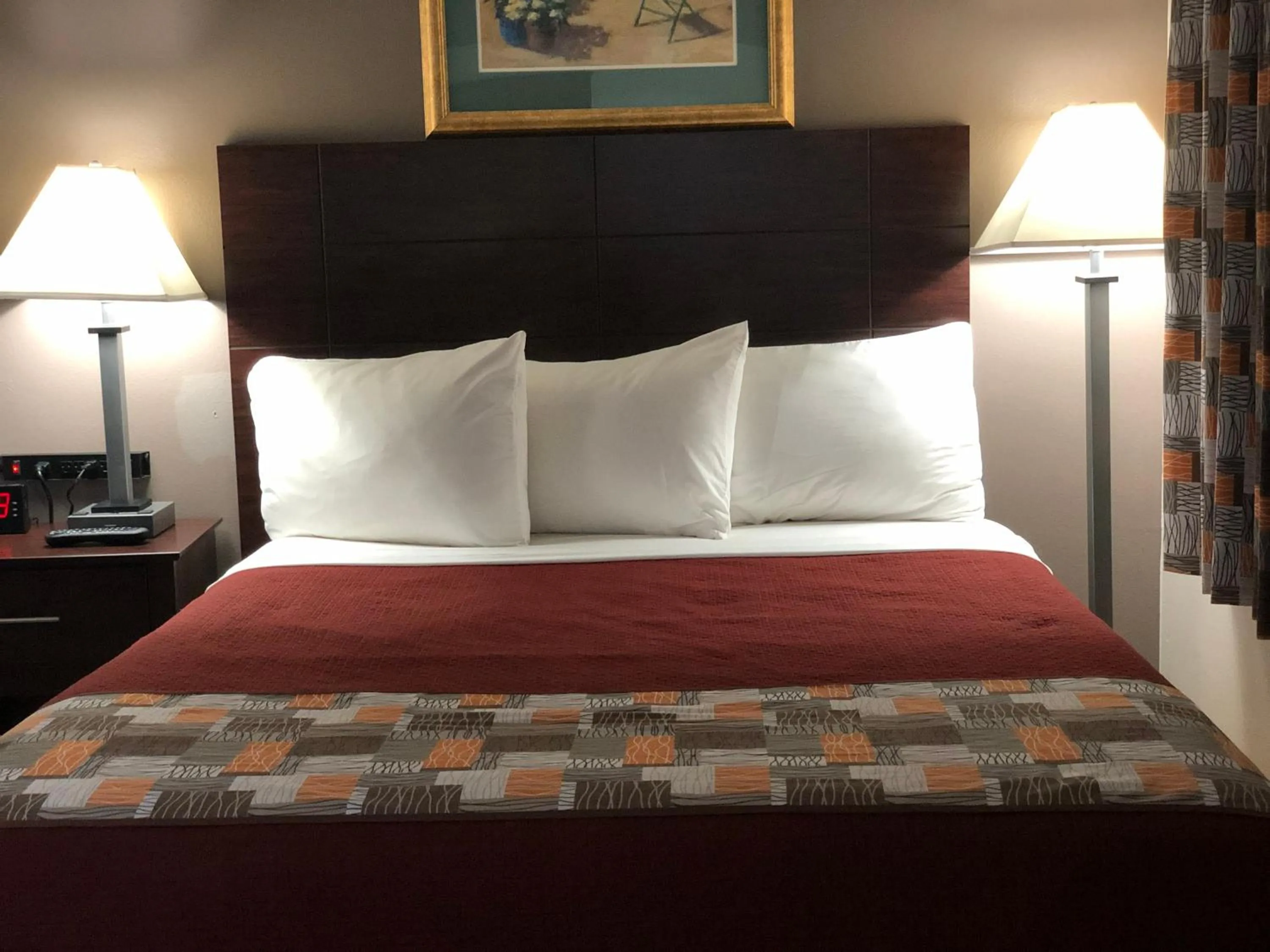 Bed in Sun Coast Inn