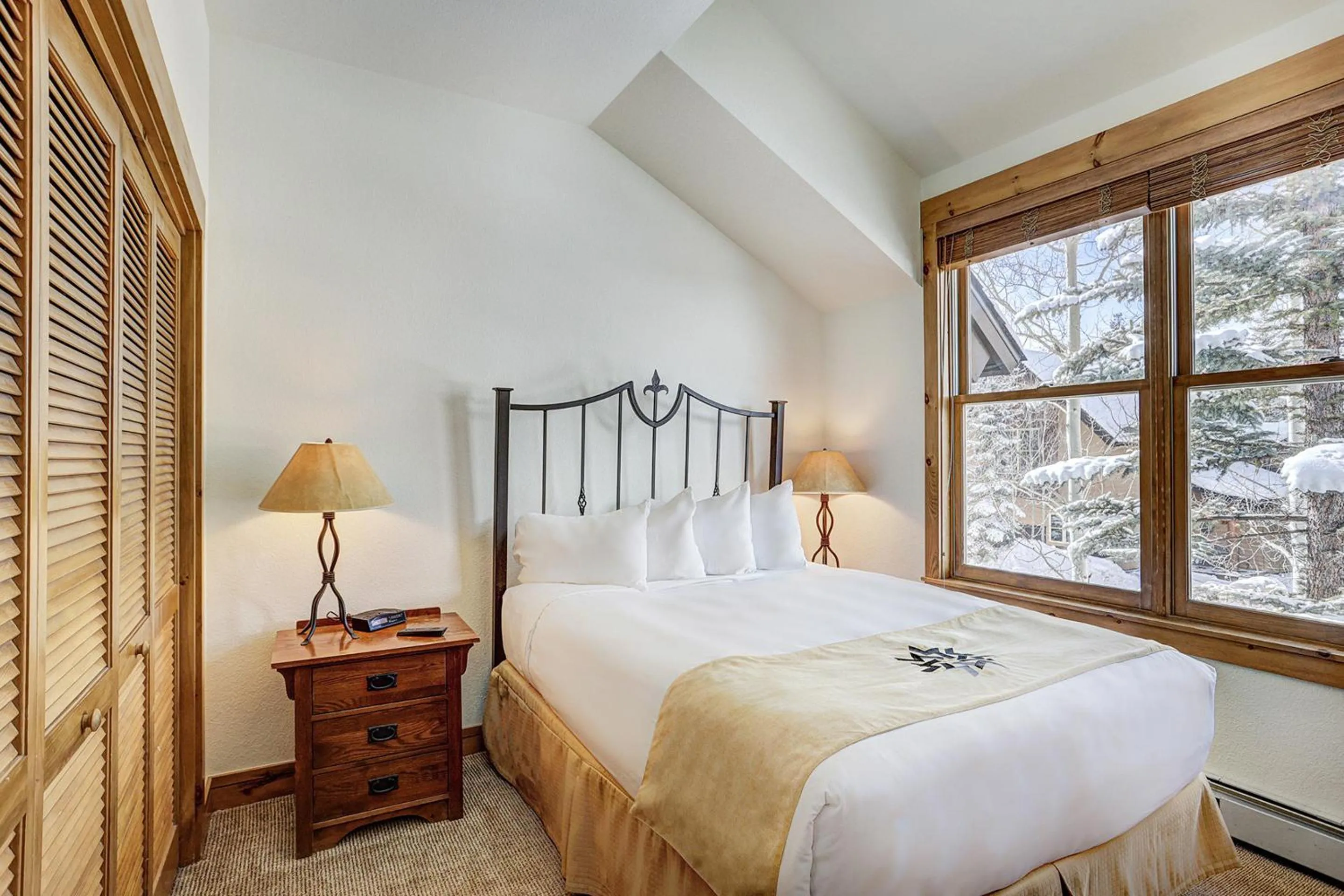 Photo of the whole room, Bed in East Keystone by Keystone Resort