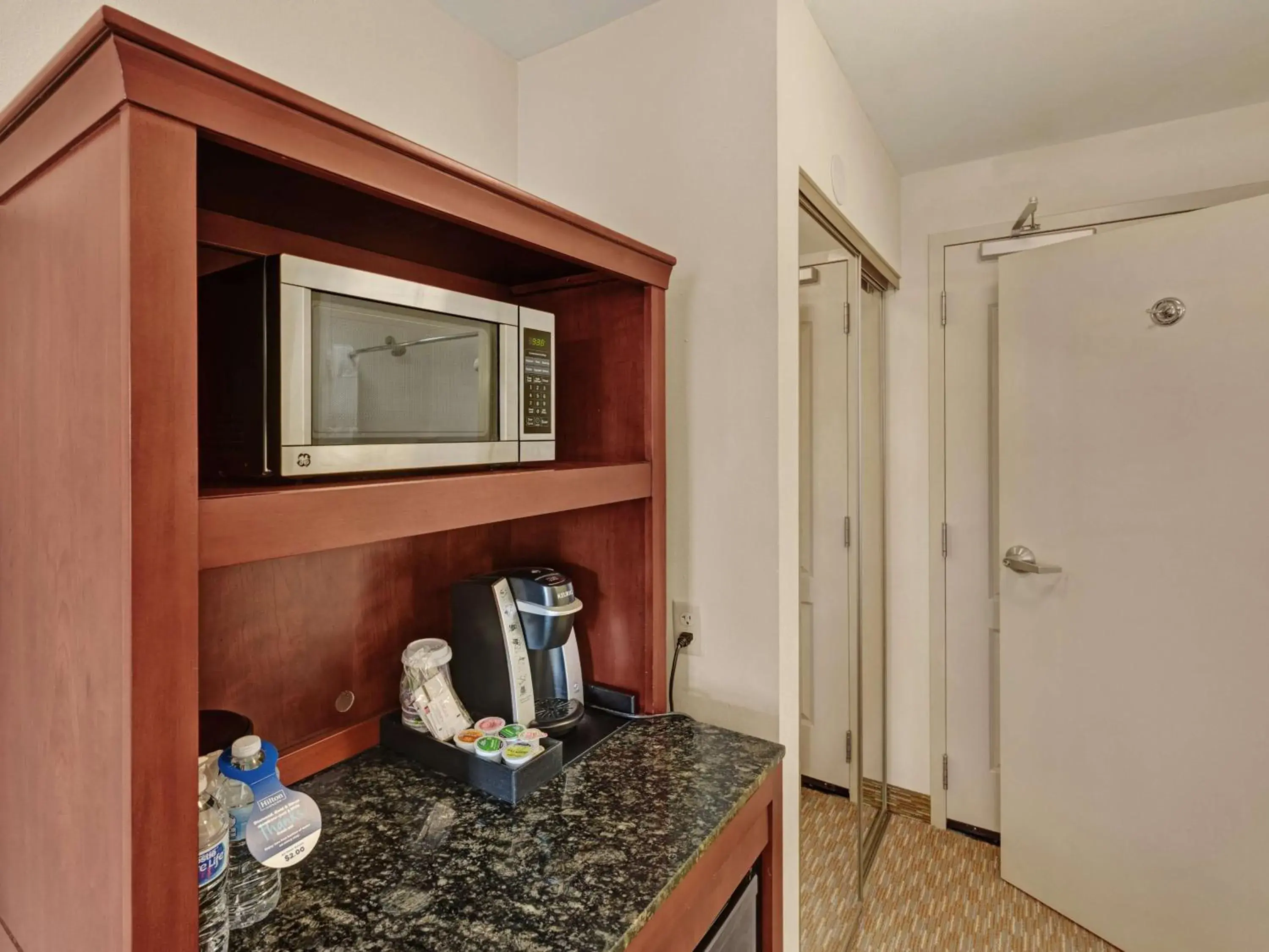 Photo of the whole room in Hilton Garden Inn Oklahoma City North Quail Springs Photo of the whole room in Hilton Garden Inn Oklahoma City North Quail Springs