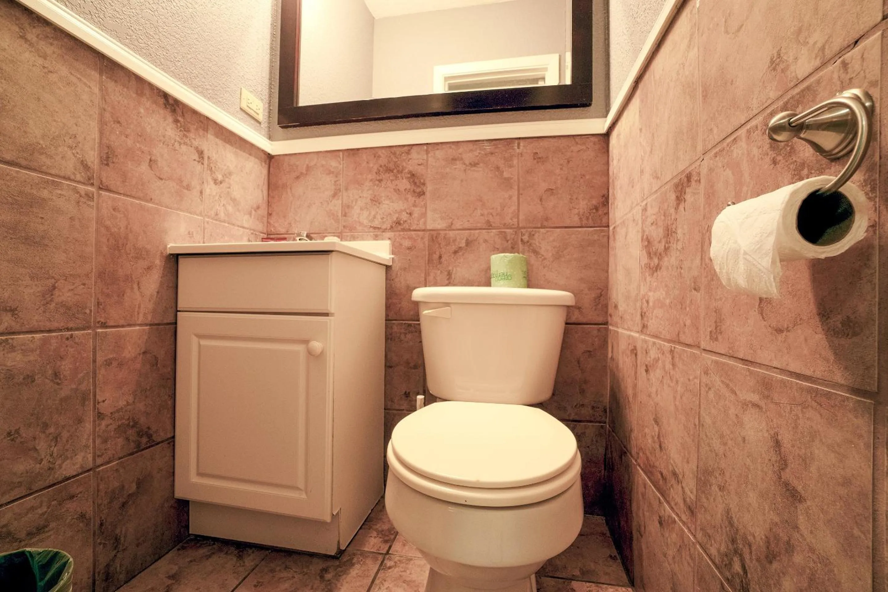 Bathroom in Texana Inn Edna By OYO