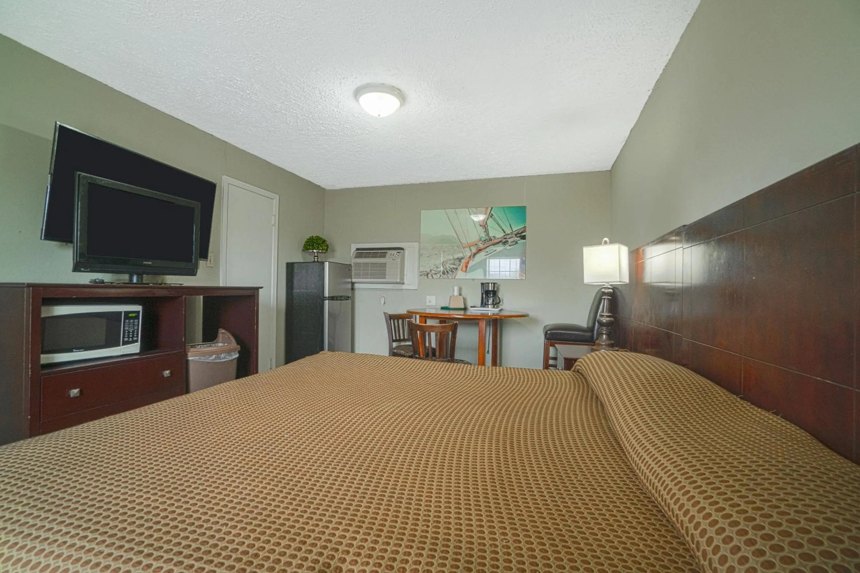 Bedroom in Texana Inn Edna By OYO