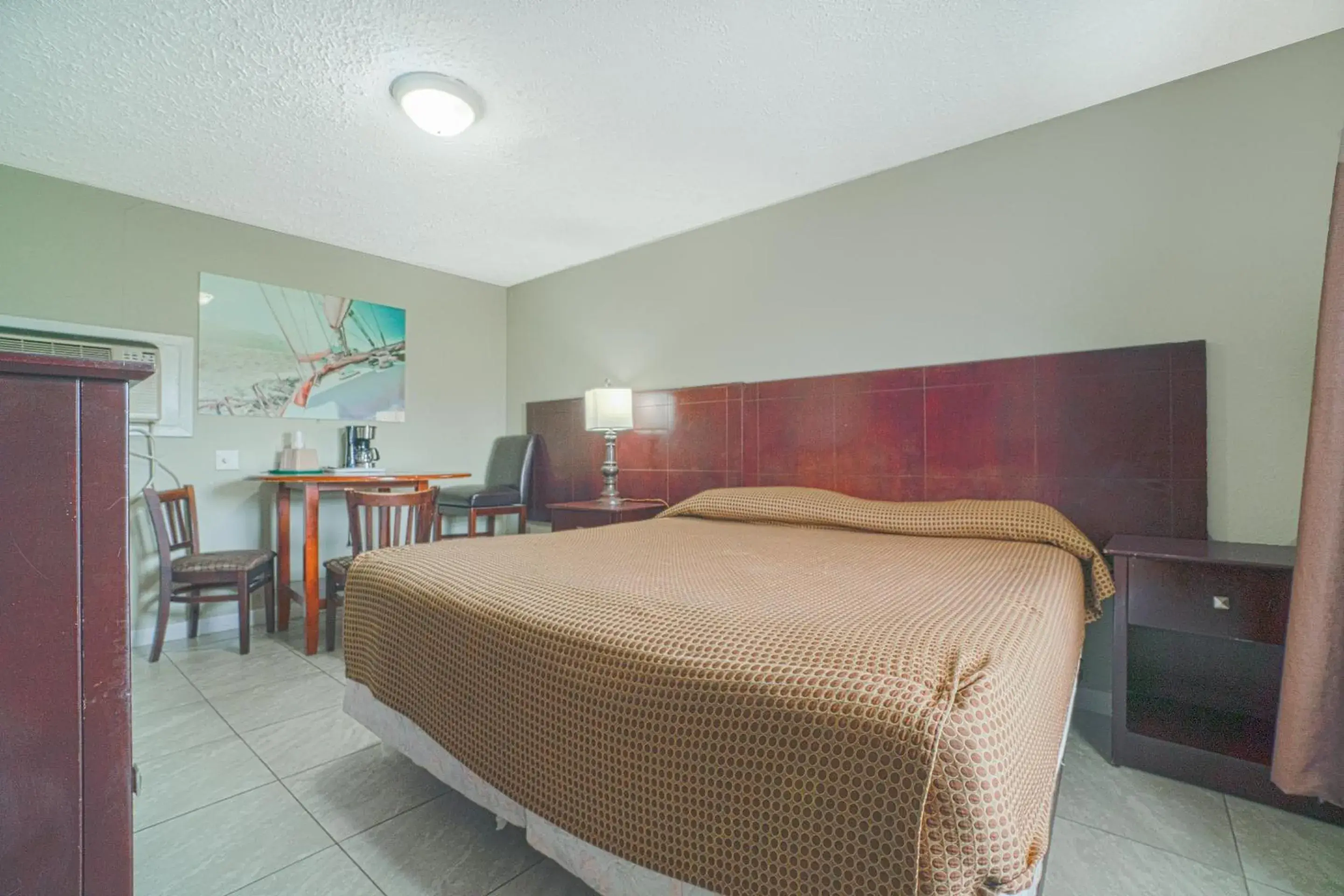 King Room in Texana Inn Edna By OYO King Room in Texana Inn Edna By OYO