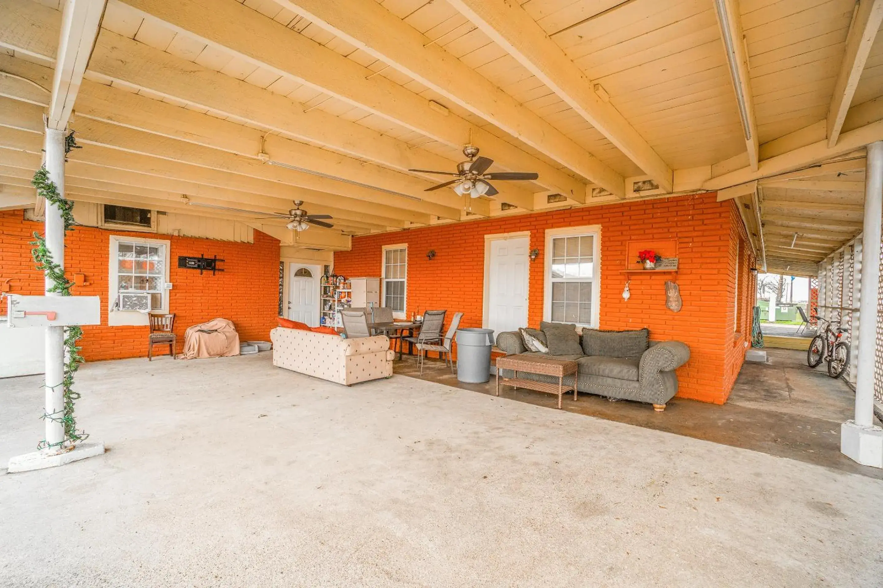 Lobby or reception in Texana Inn Edna By OYO Lobby or reception in Texana Inn Edna By OYO