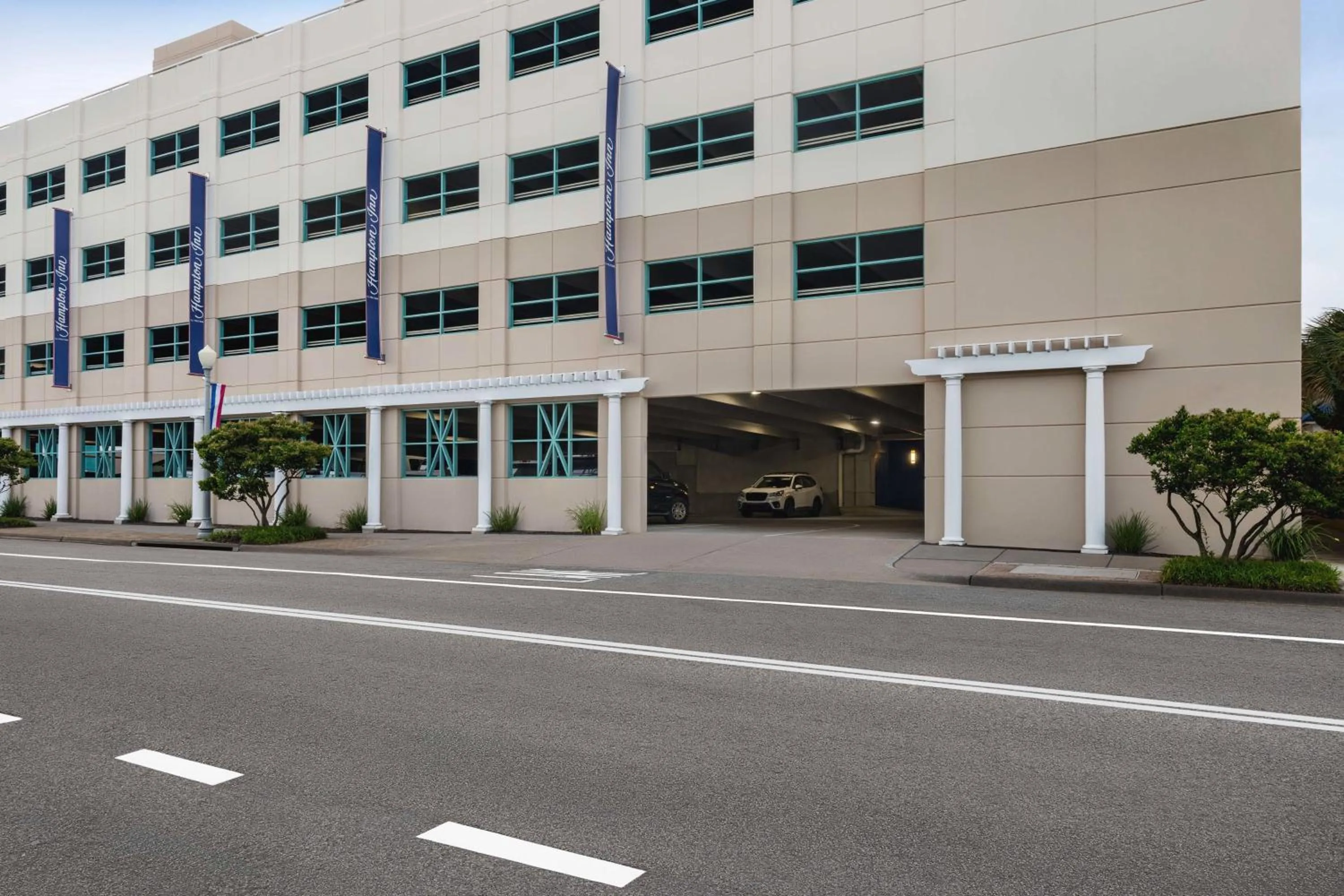 Property building in Hampton Inn Virginia Beach-Oceanfront South