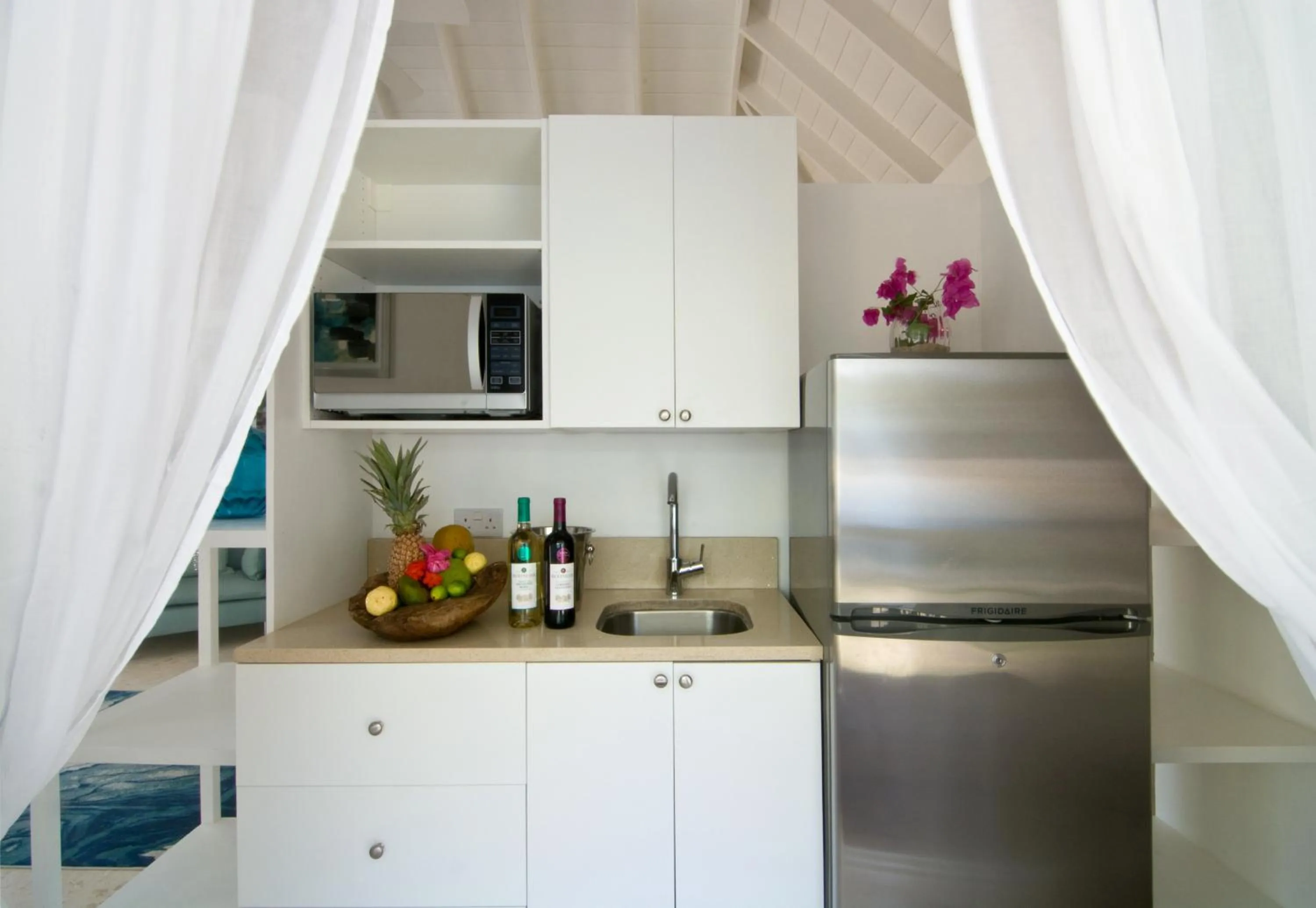 Kitchen or kitchenette in Bequia Plantation Hotel