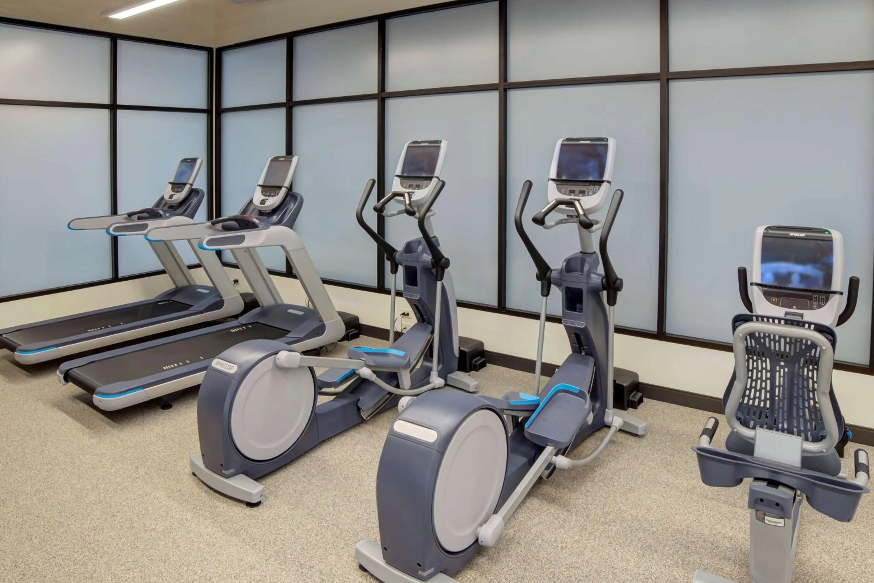 Fitness centre/facilities in Doubletree by Hilton Harrisonburg