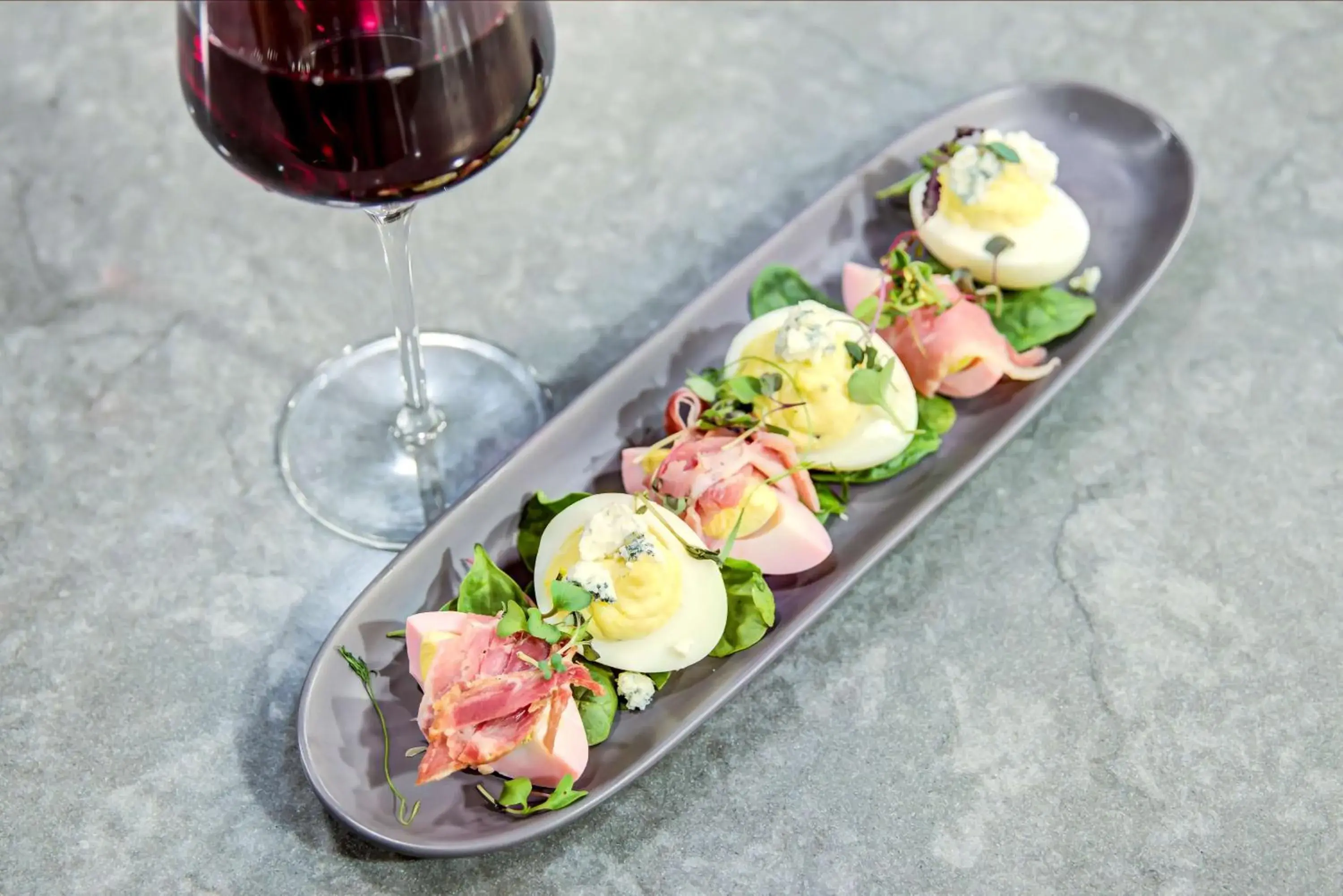 Lounge or bar in Doubletree by Hilton Harrisonburg Lounge or bar in Doubletree by Hilton Harrisonburg