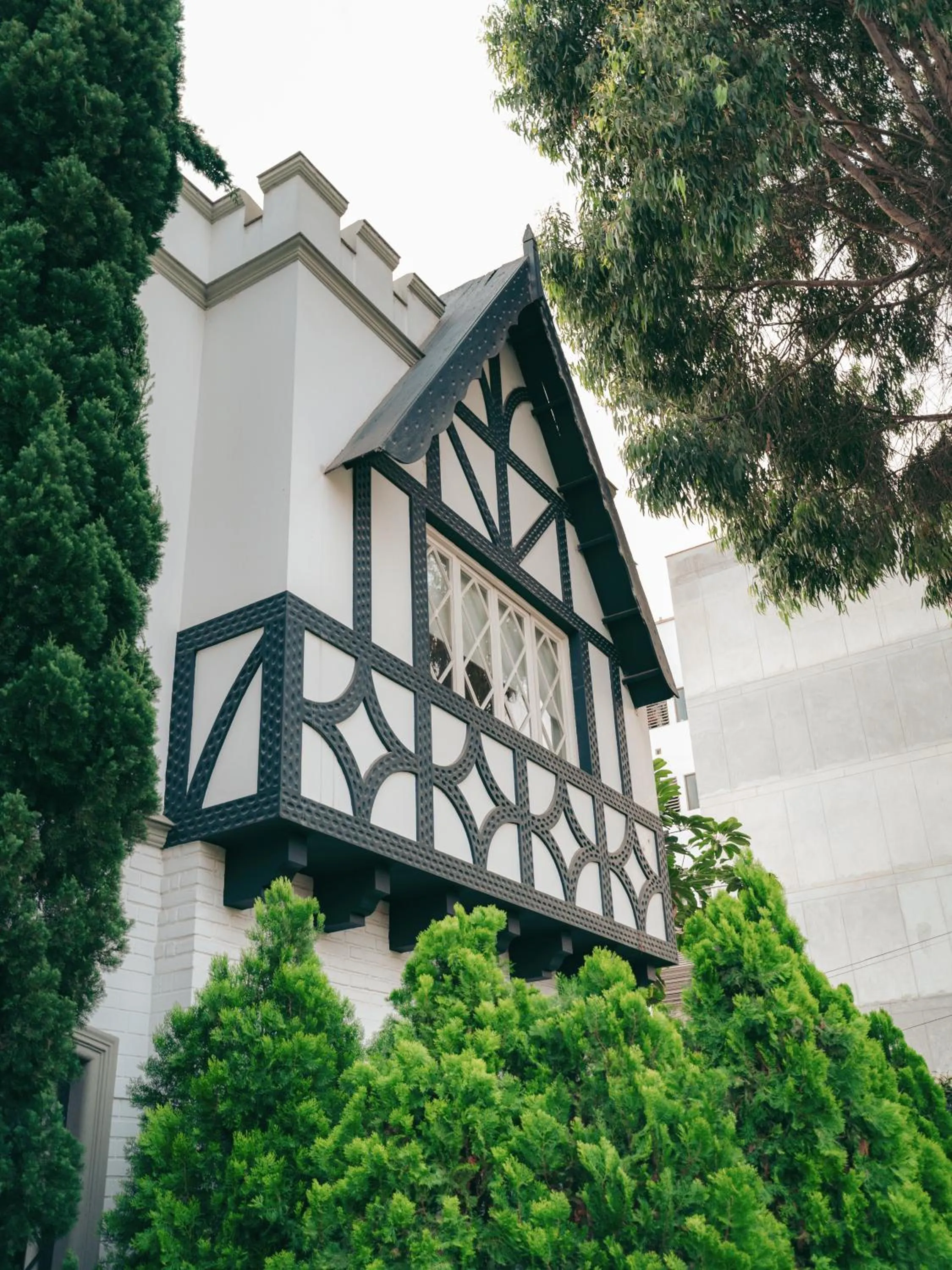 Property building in Atemporal by Andean