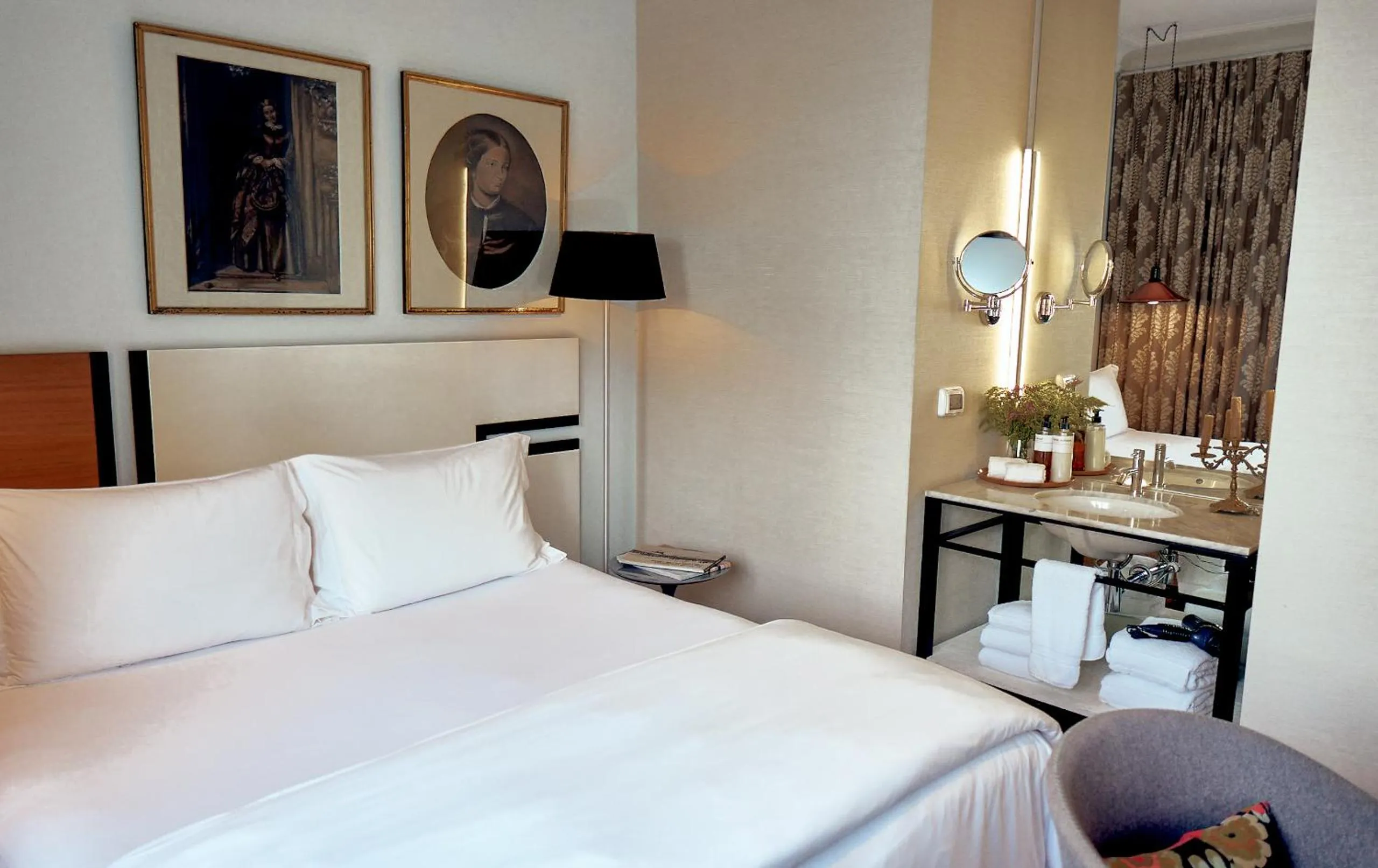 Bed in Atemporal by Andean