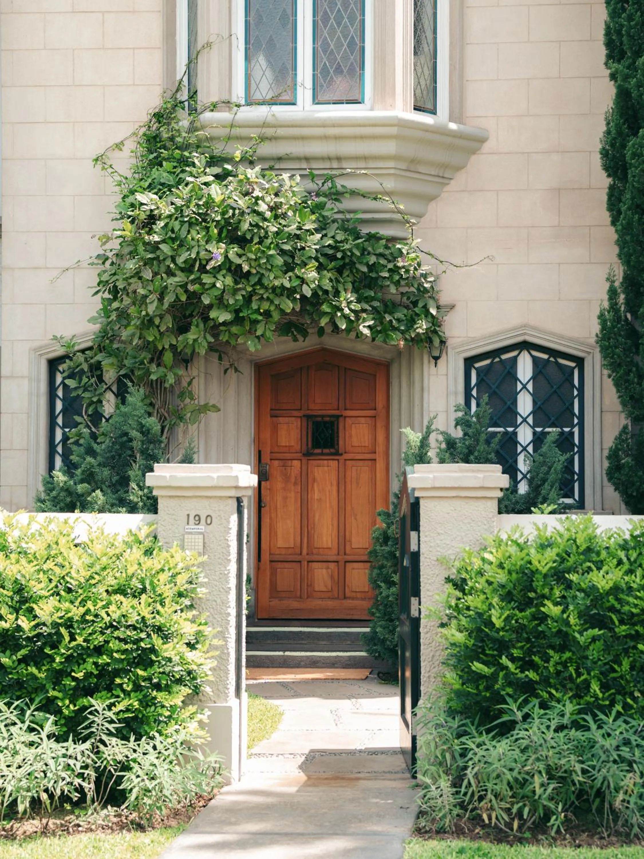 Property building in Atemporal by Andean