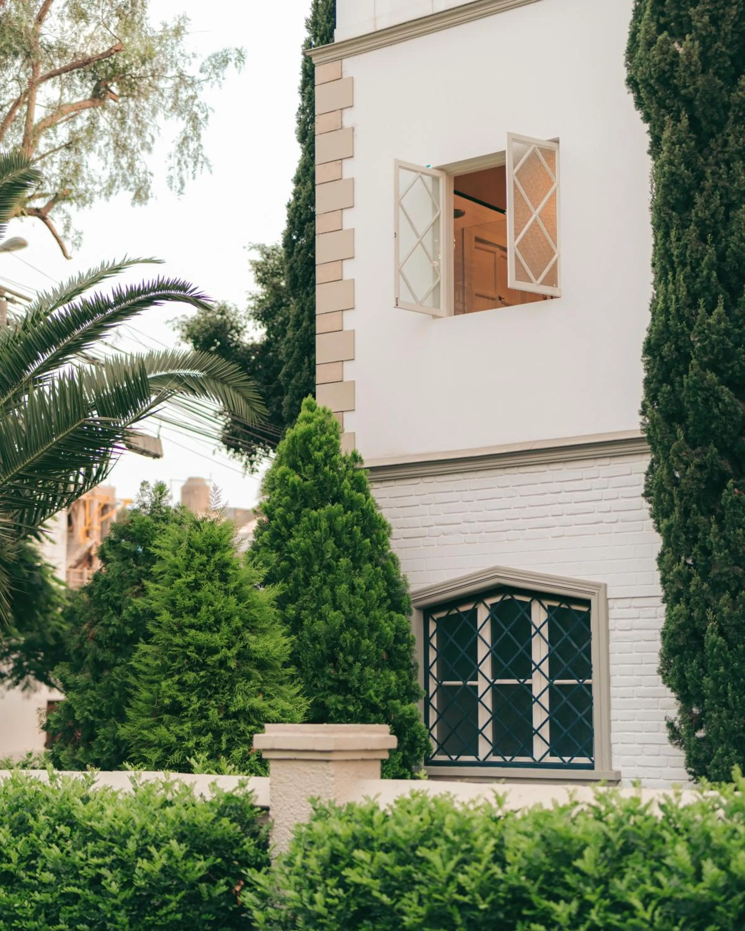 Property building in Atemporal by Andean