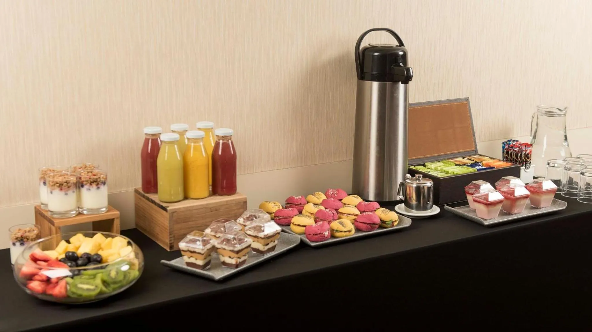 Meeting/conference room in Holiday Inn Express Santiago Las Condes by IHG