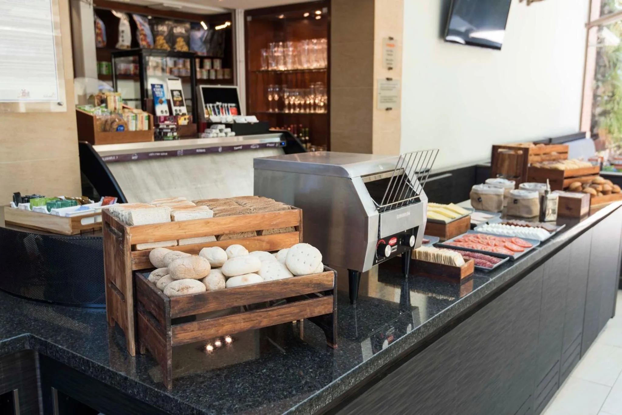 Breakfast in Holiday Inn Express Santiago Las Condes by IHG