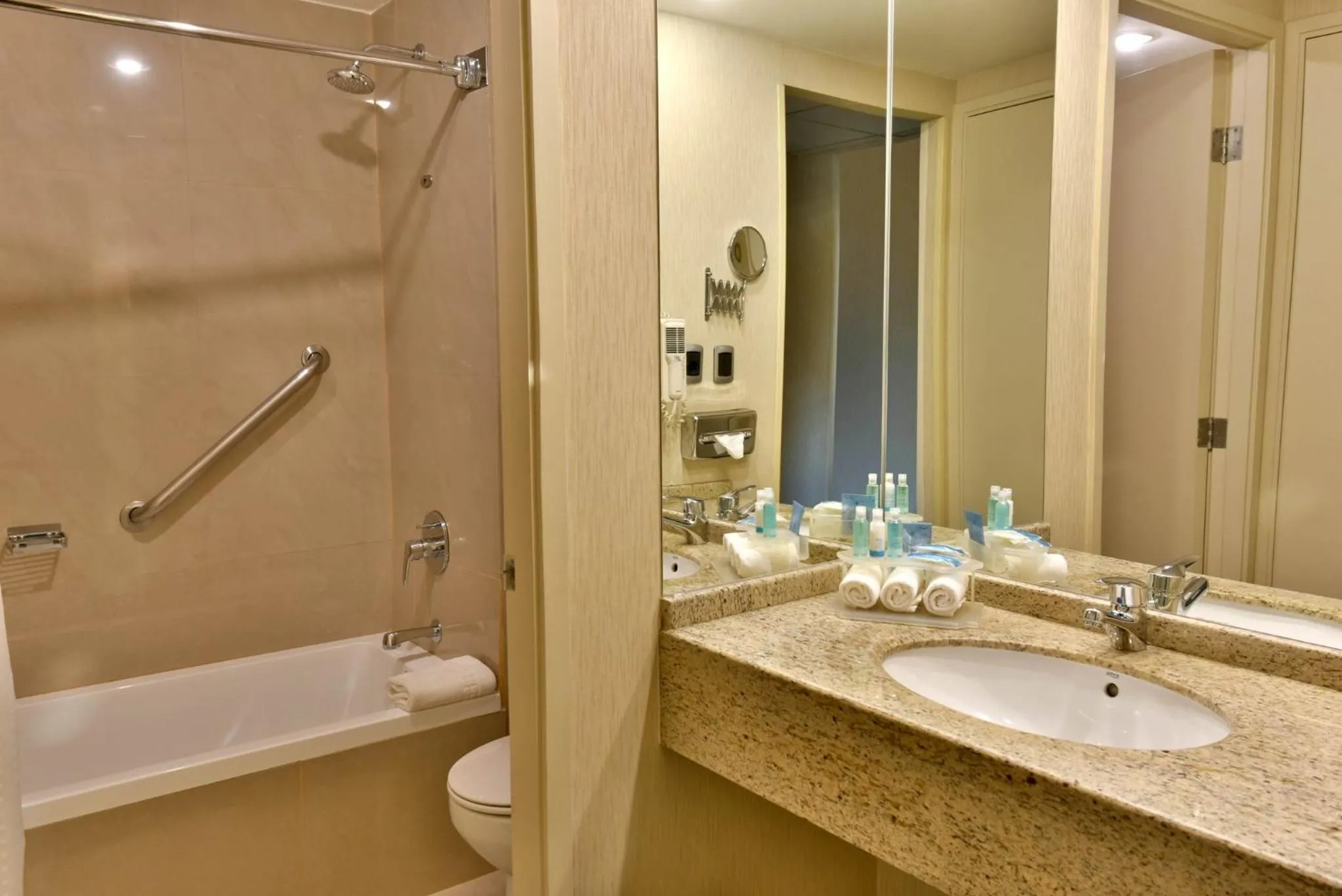 Bathroom in Holiday Inn Express Santiago Las Condes by IHG
