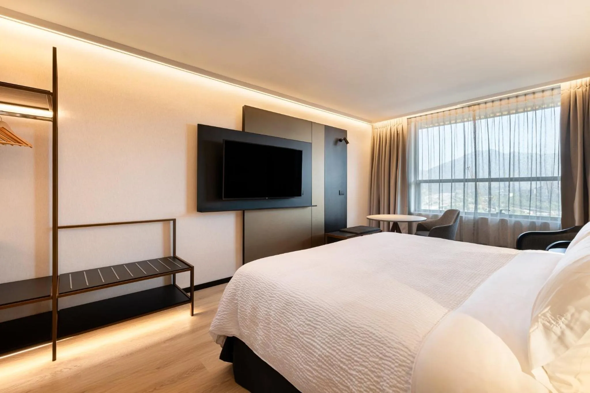 Photo of the whole room, Bed in Holiday Inn Express Santiago Las Condes by IHG