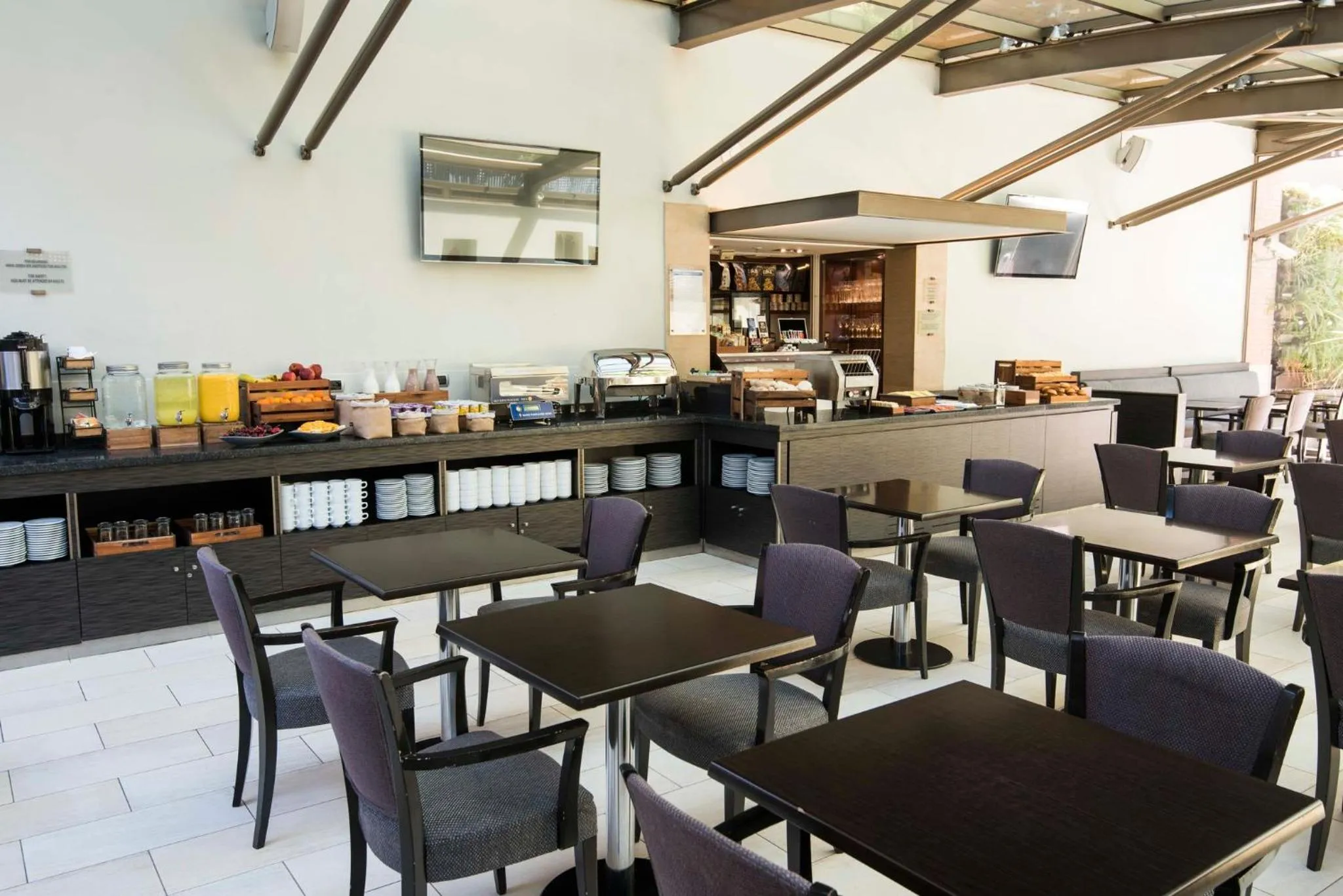 Breakfast in Holiday Inn Express Santiago Las Condes by IHG