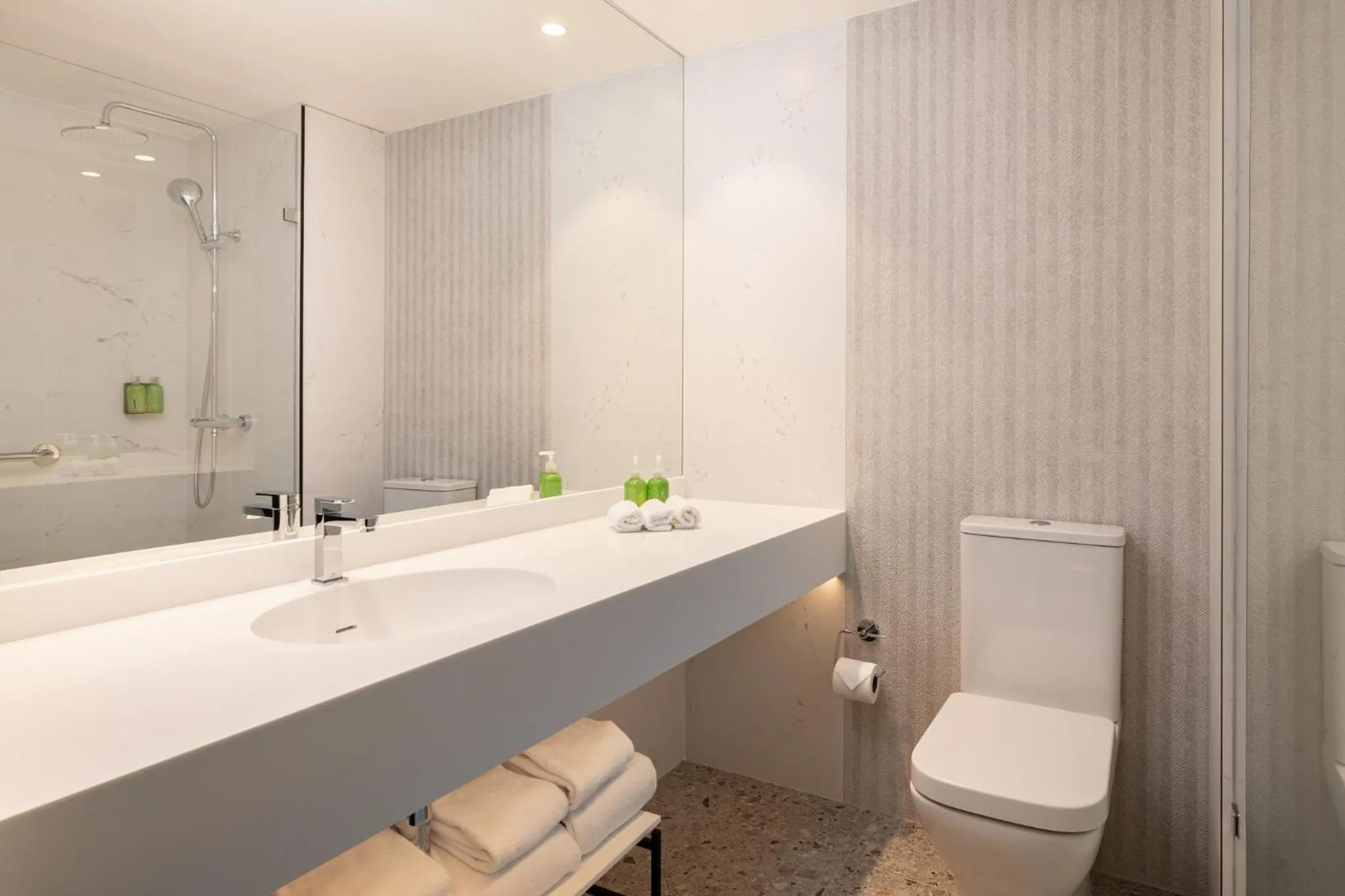 Bathroom in Holiday Inn Express Santiago Las Condes by IHG