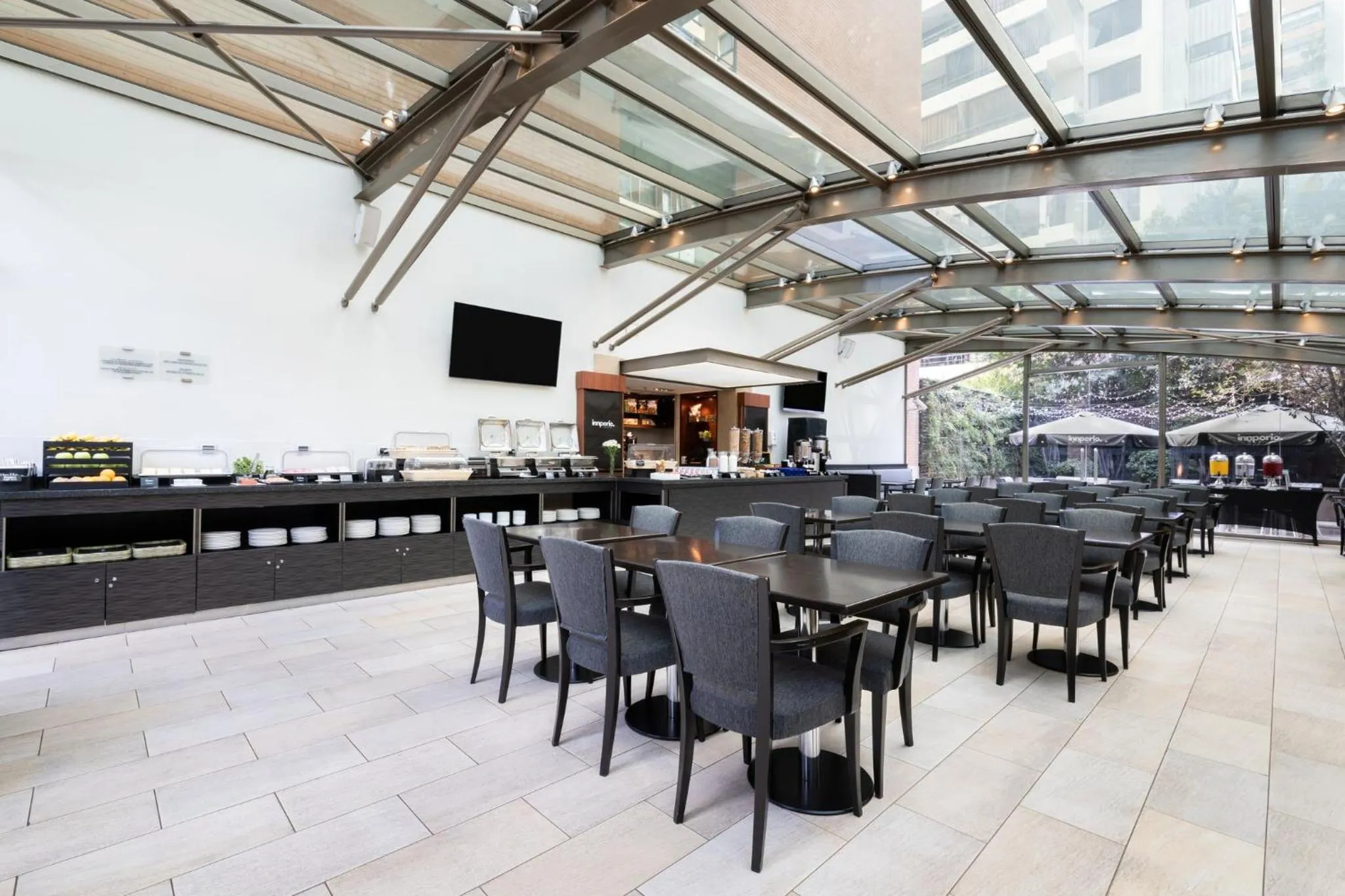 Breakfast in Holiday Inn Express Santiago Las Condes by IHG