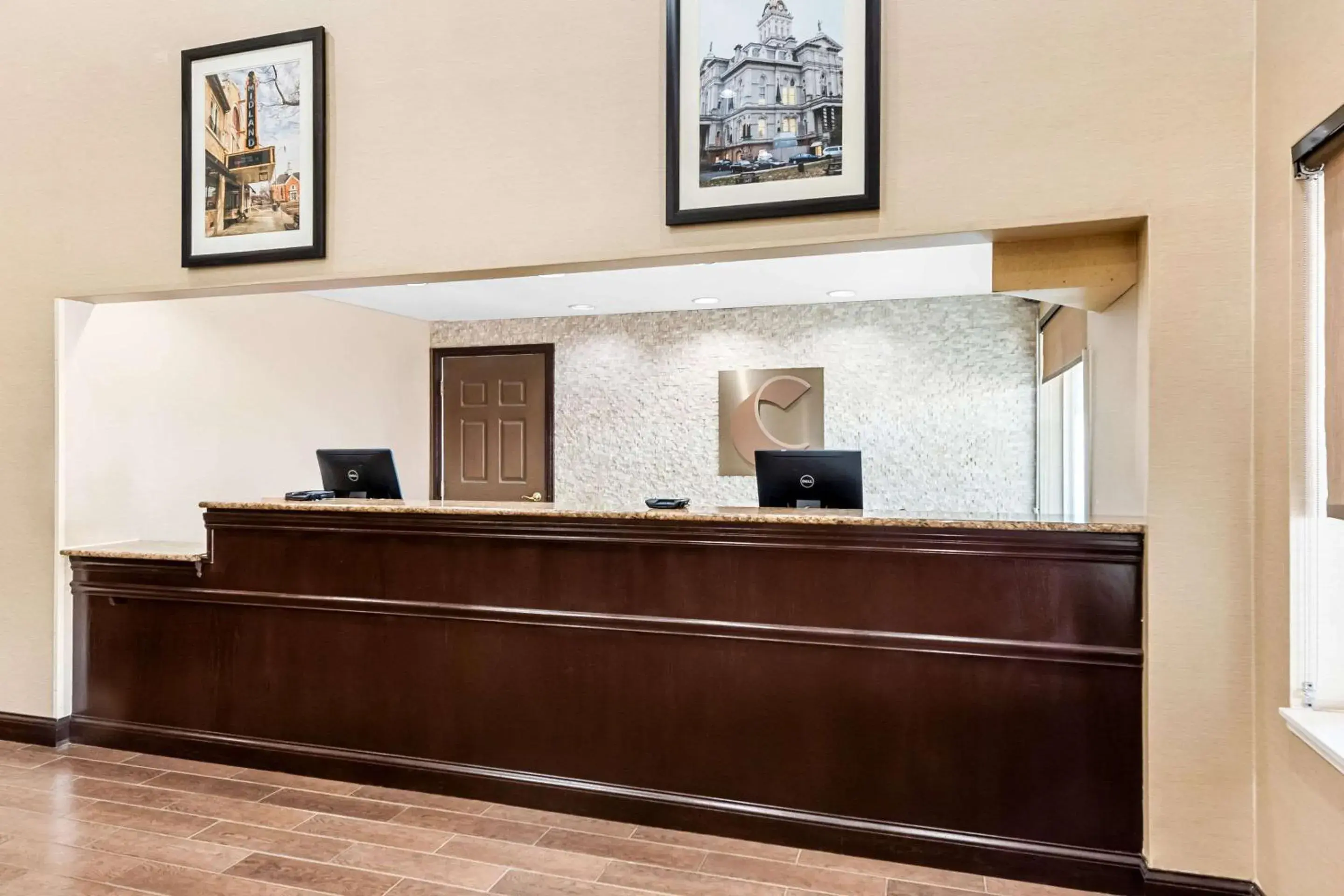 Lobby or reception in Comfort Inn & Suites Heath - Newark South Lobby or reception in Comfort Inn & Suites Heath - Newark South