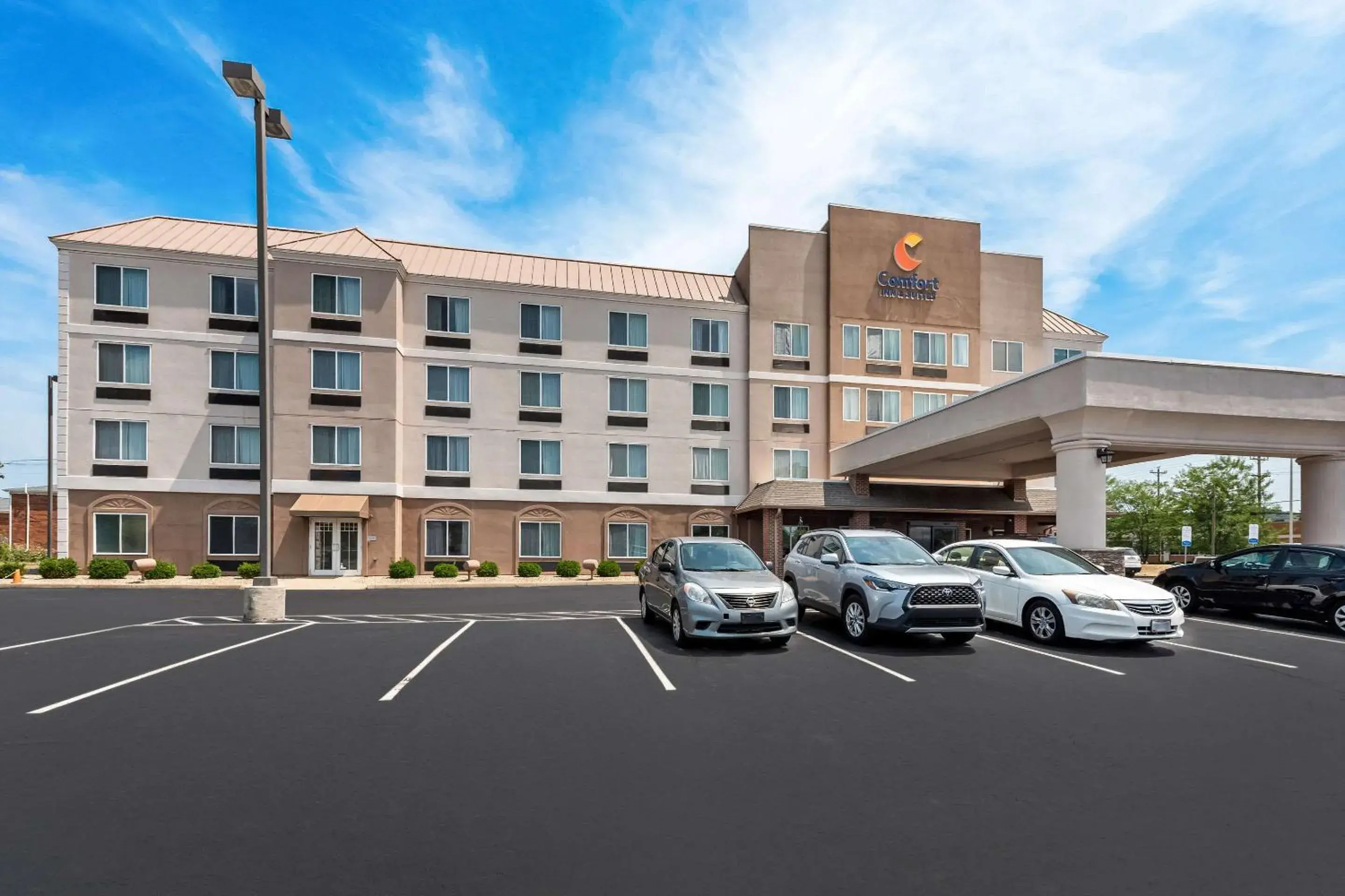 Property building in Comfort Inn & Suites Heath - Newark South Property building in Comfort Inn & Suites Heath - Newark South