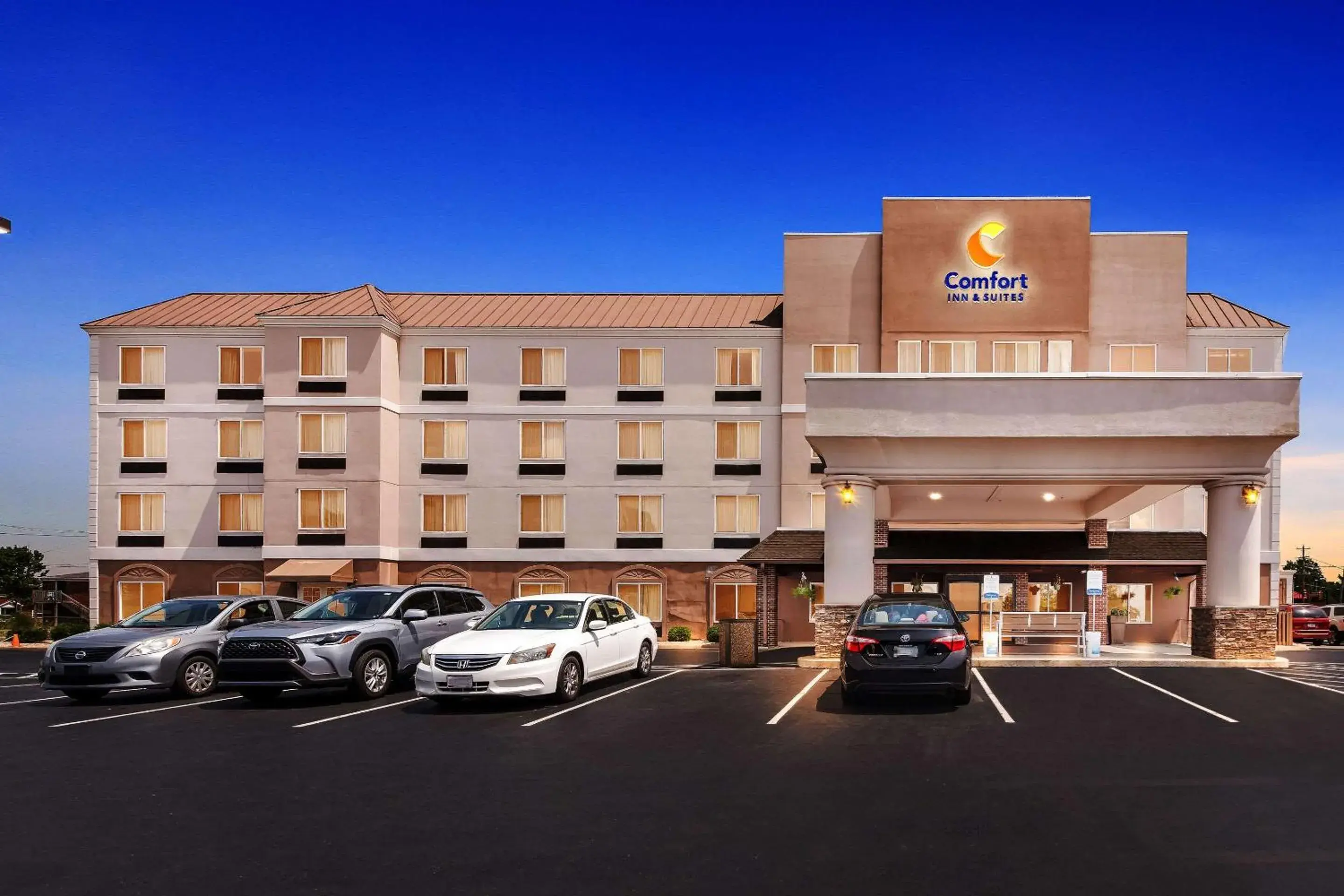 Property building in Comfort Inn & Suites Heath - Newark South Property building in Comfort Inn & Suites Heath - Newark South
