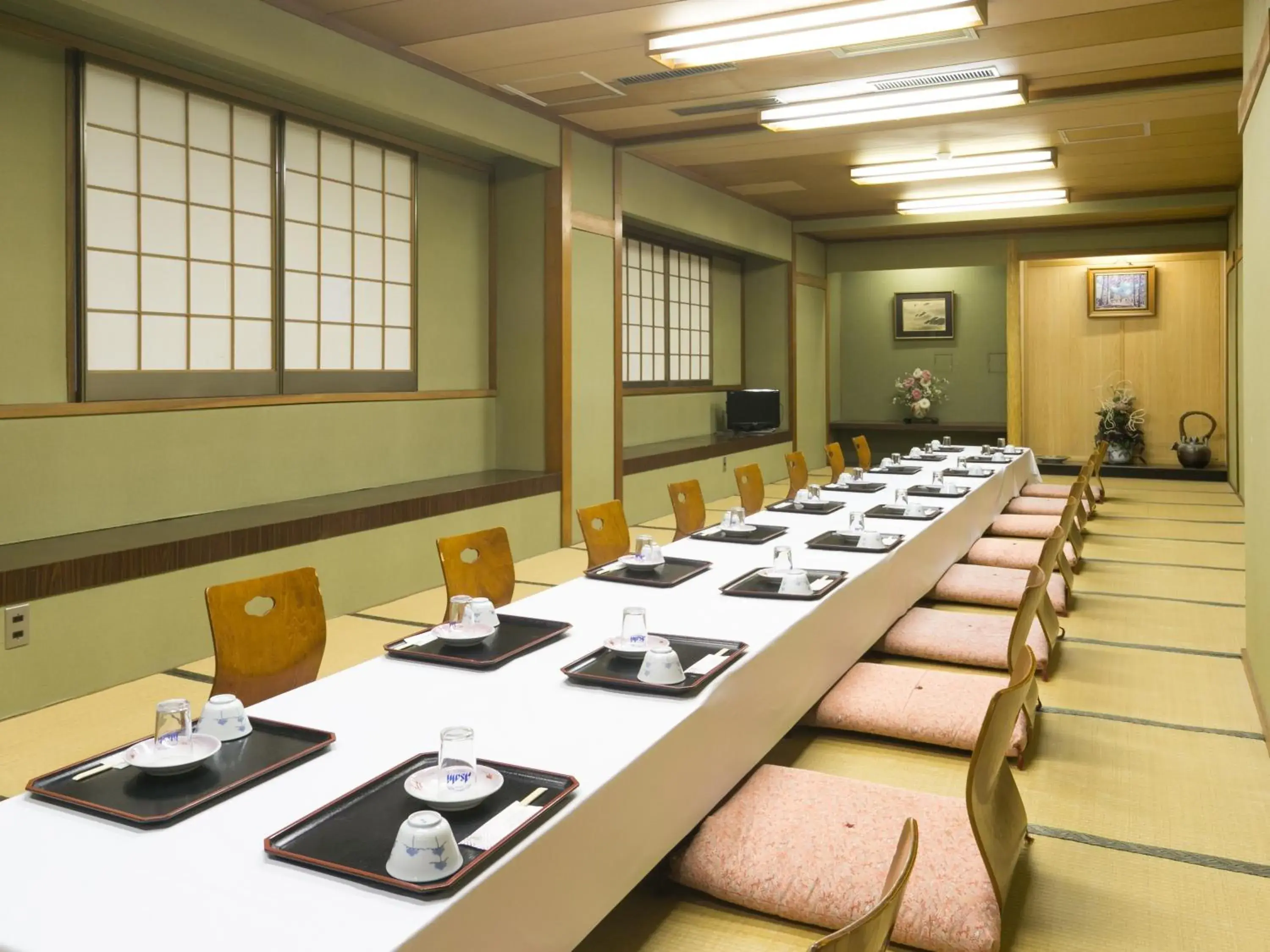 Restaurant/places to eat in Riverside Hotel Shoei Restaurant/places to eat in Riverside Hotel Shoei