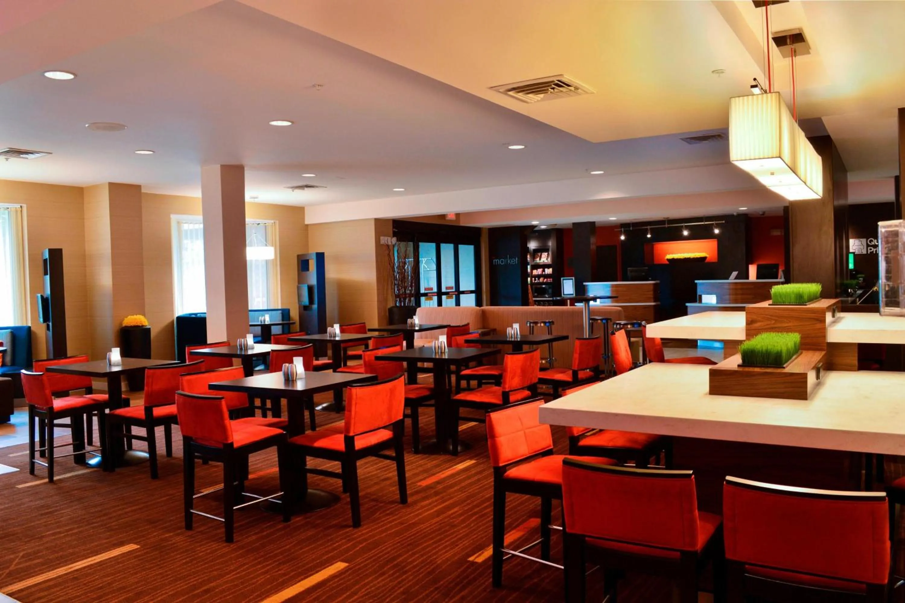 Restaurant/places to eat in Courtyard by Marriott Concord