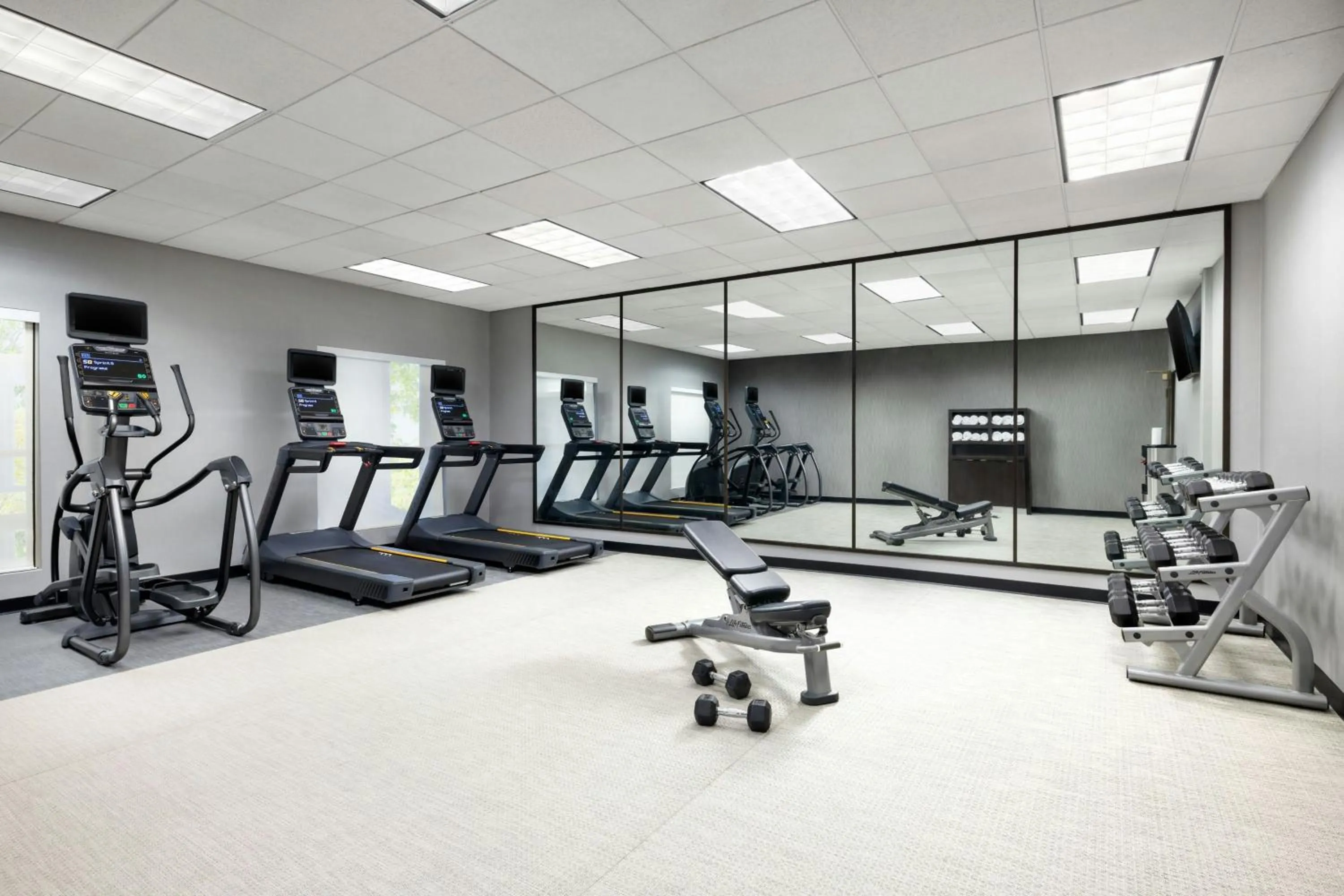 Fitness centre/facilities in Courtyard by Marriott Concord