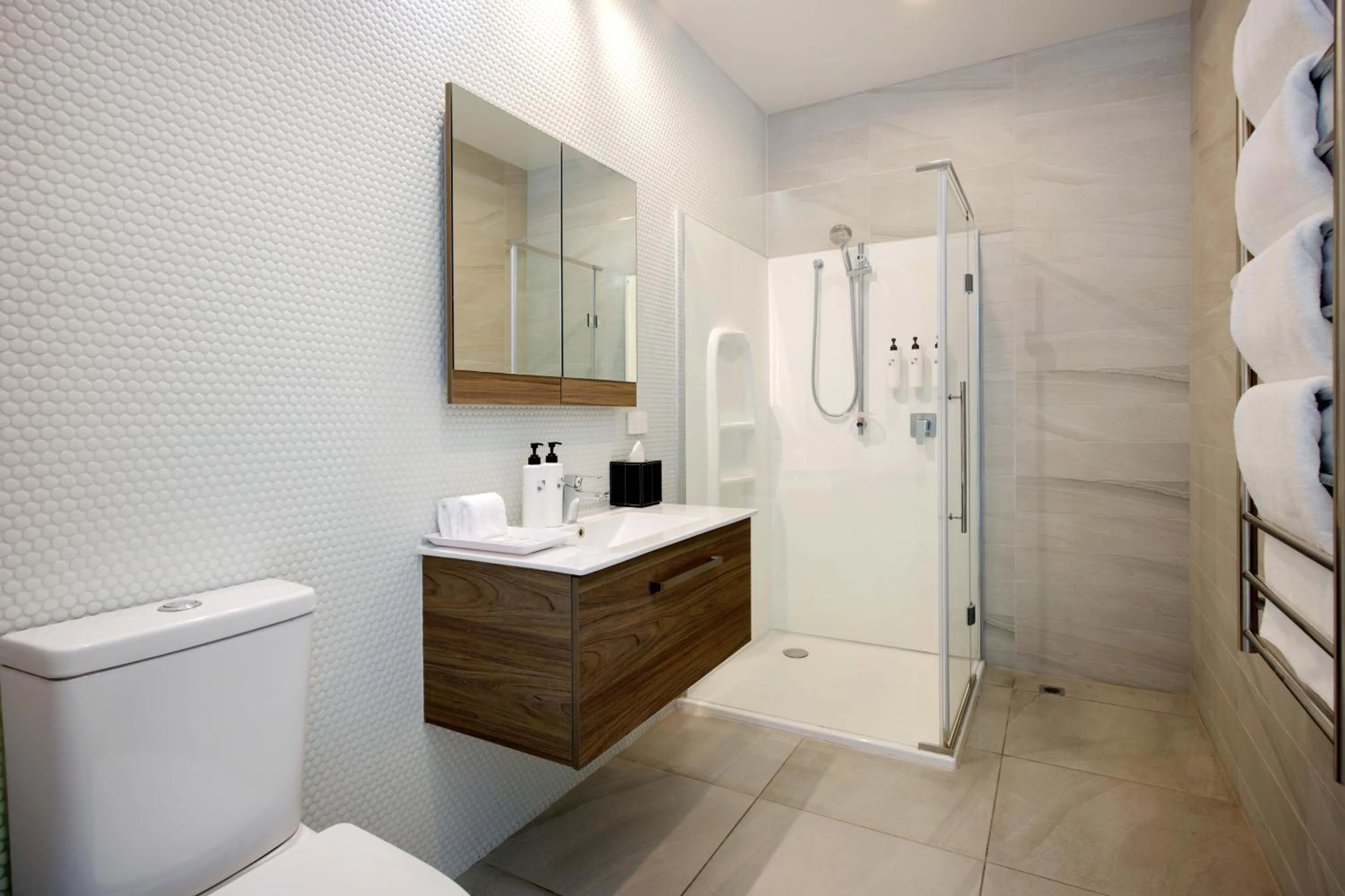 Shower in Swiss-Belsuites Victoria Park Auckland