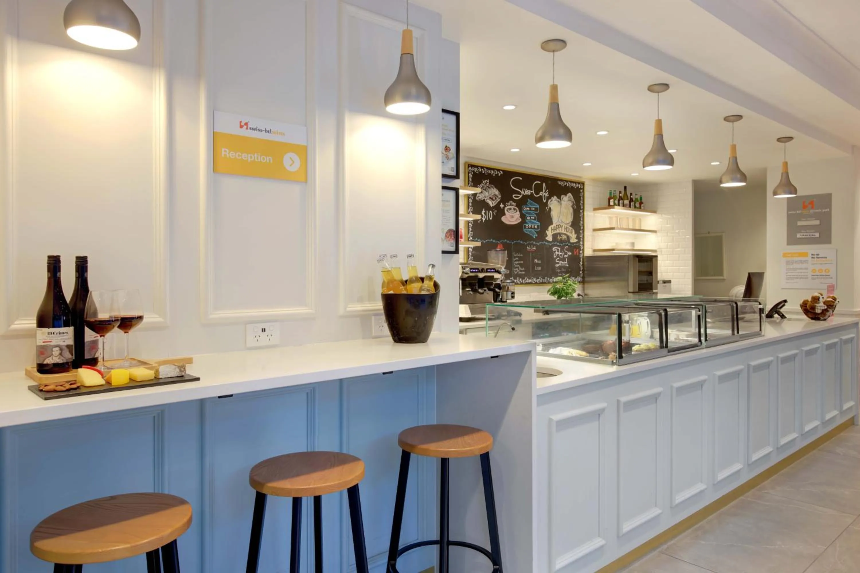 Restaurant/places to eat in Swiss-Belsuites Victoria Park Auckland